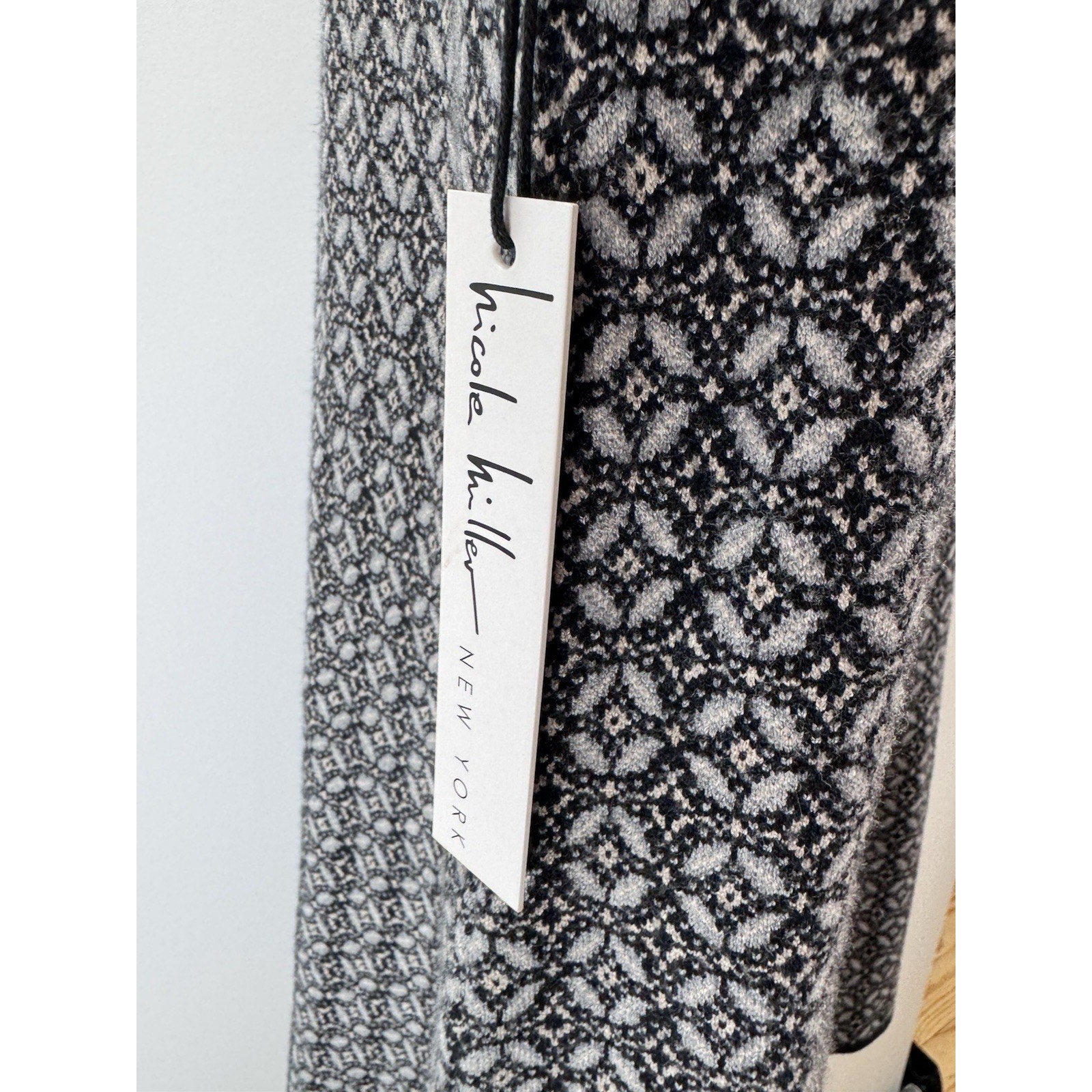 Nicole Miller Geo Print Black White Short Sleeve Sweater Dress Size Small NWT