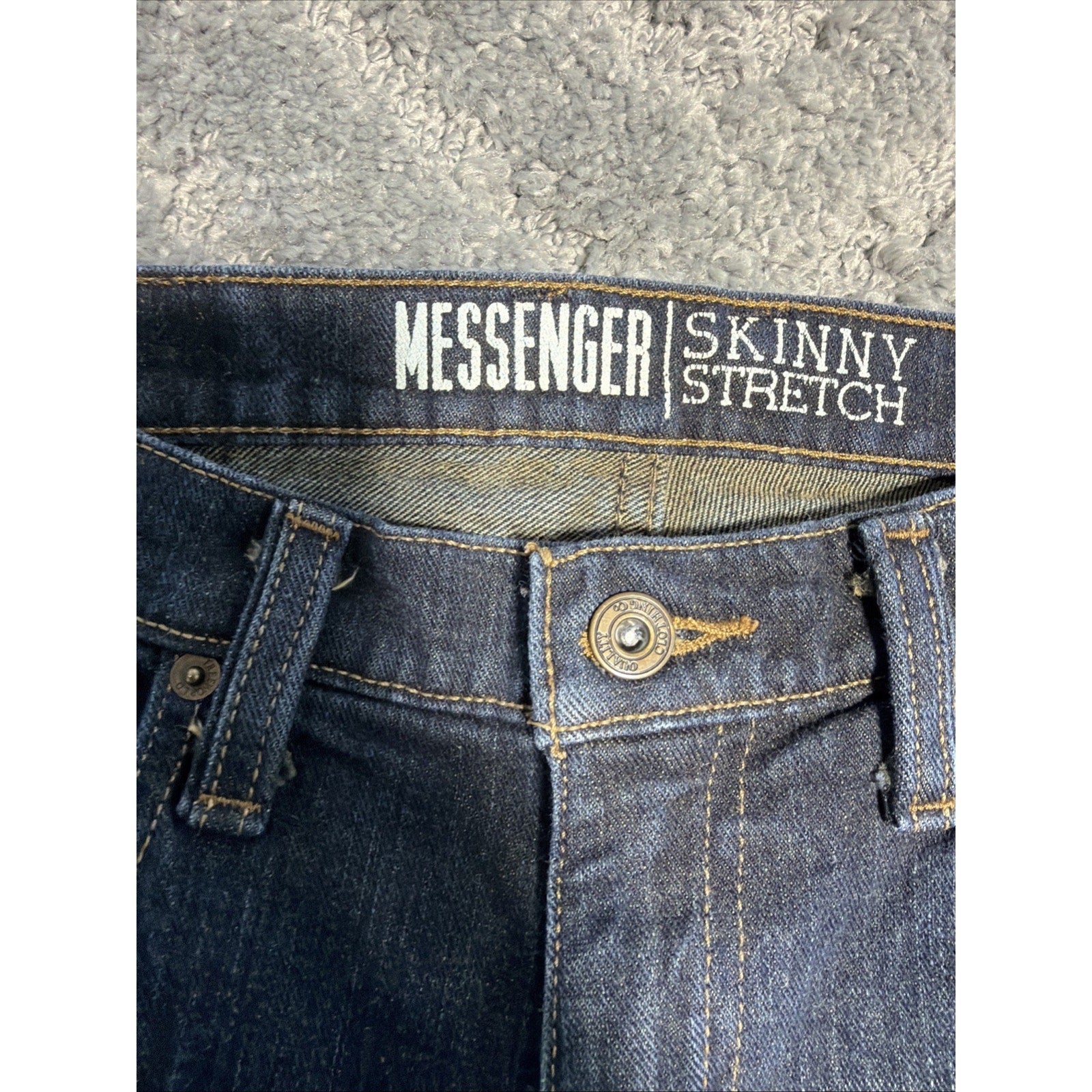 Free World Size 33 Dark Blue Denim Skinny Fit Jeans Men's Messenger