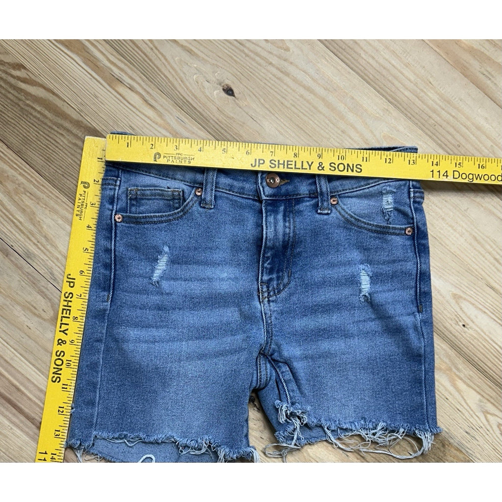 Kendall + Kylie Women's Size 3/26 The Boyfriend Bermuda Dark Wash Jean Shorts.