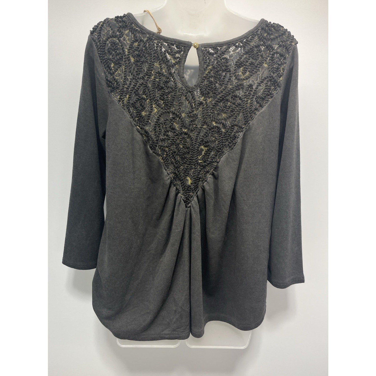 NWT GIMMICKS BKE THE BUCKLE CHARCOAL GRAY 3/4 SLEEVE LACE INSERT KEYHOLE TOP L