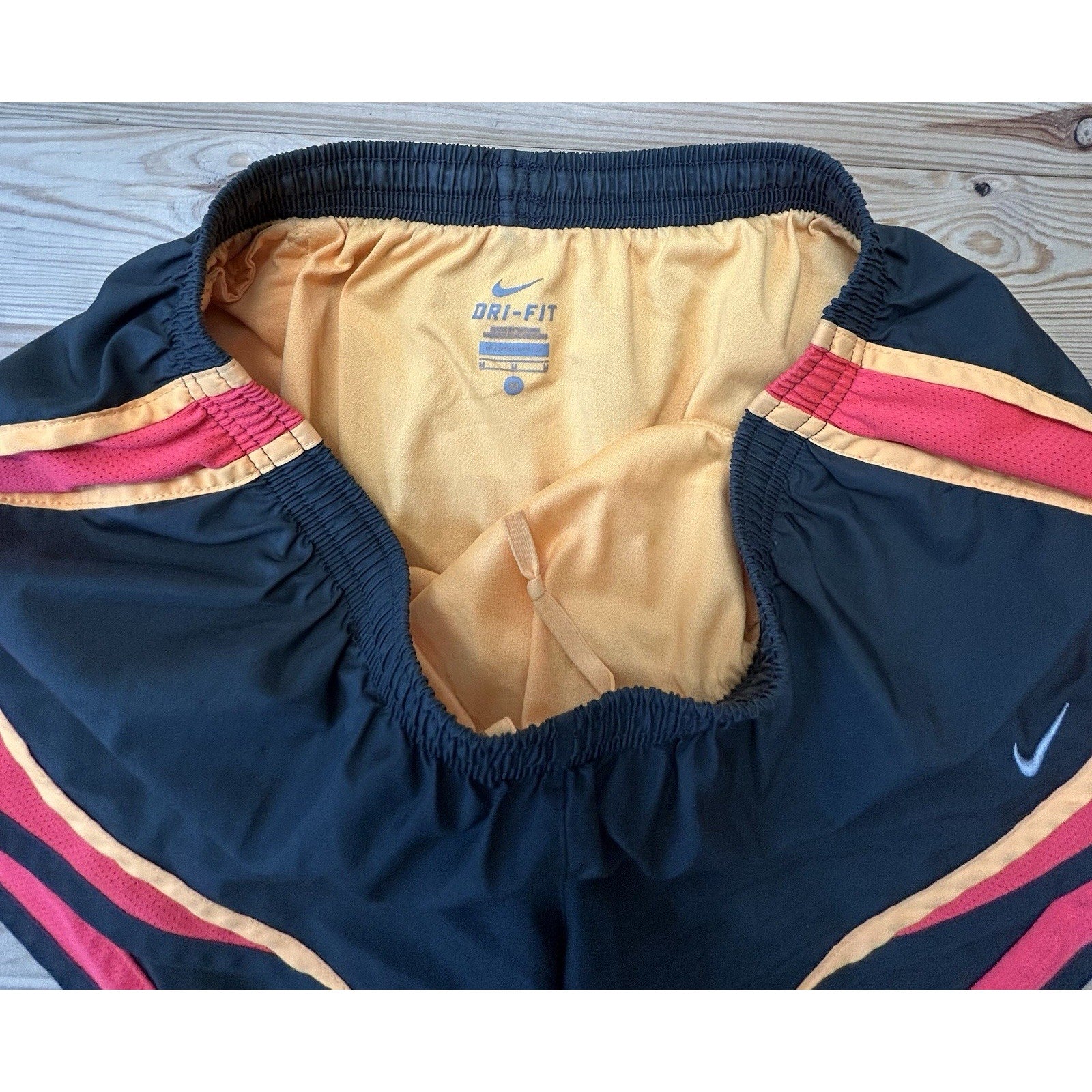 Nike Women's Size Medium Athletic Shorts Dri Fit Gym Run Charcoal With Liner.