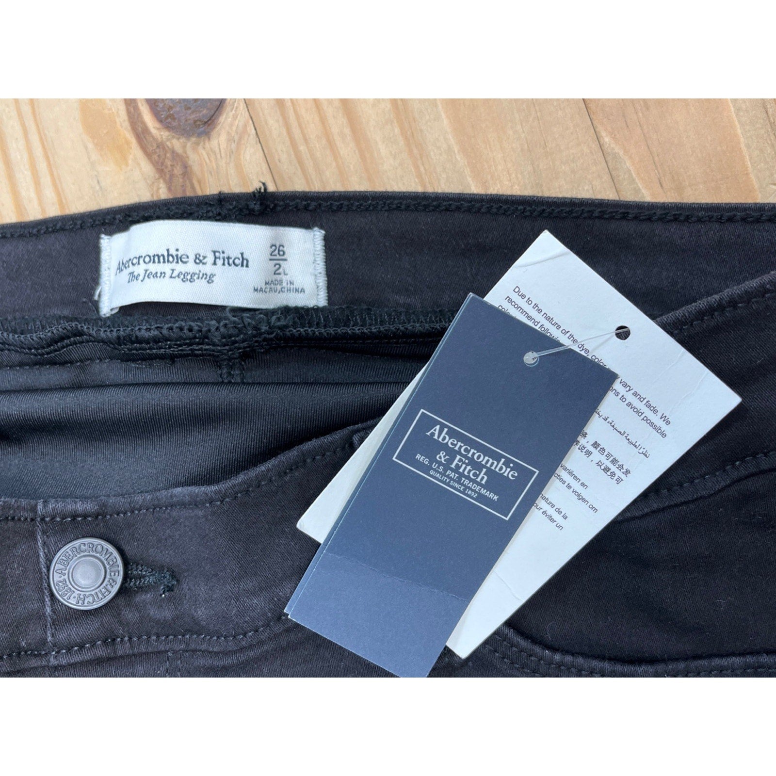 Abercrombie & Fitch The Jean Jegging Black Skinny Jean Jeggings Size 26 2L