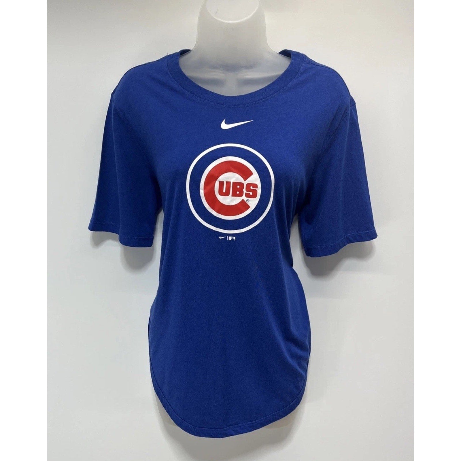 Chicago Cubs Nike Tee Women Size M Blue Short Sleeve Center Swoosh Curve Hem