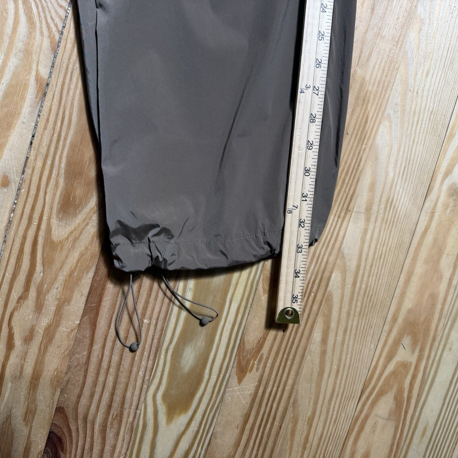 Athleta Women’s M Taupe Parachute Pants Wide Leg Drawstring Hem Zip Pockets