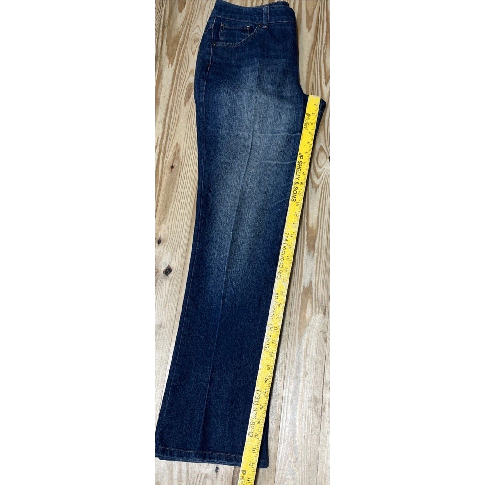 Bandolino Womens Lightweight Blue Denim Straight leg Jeans Sz 6