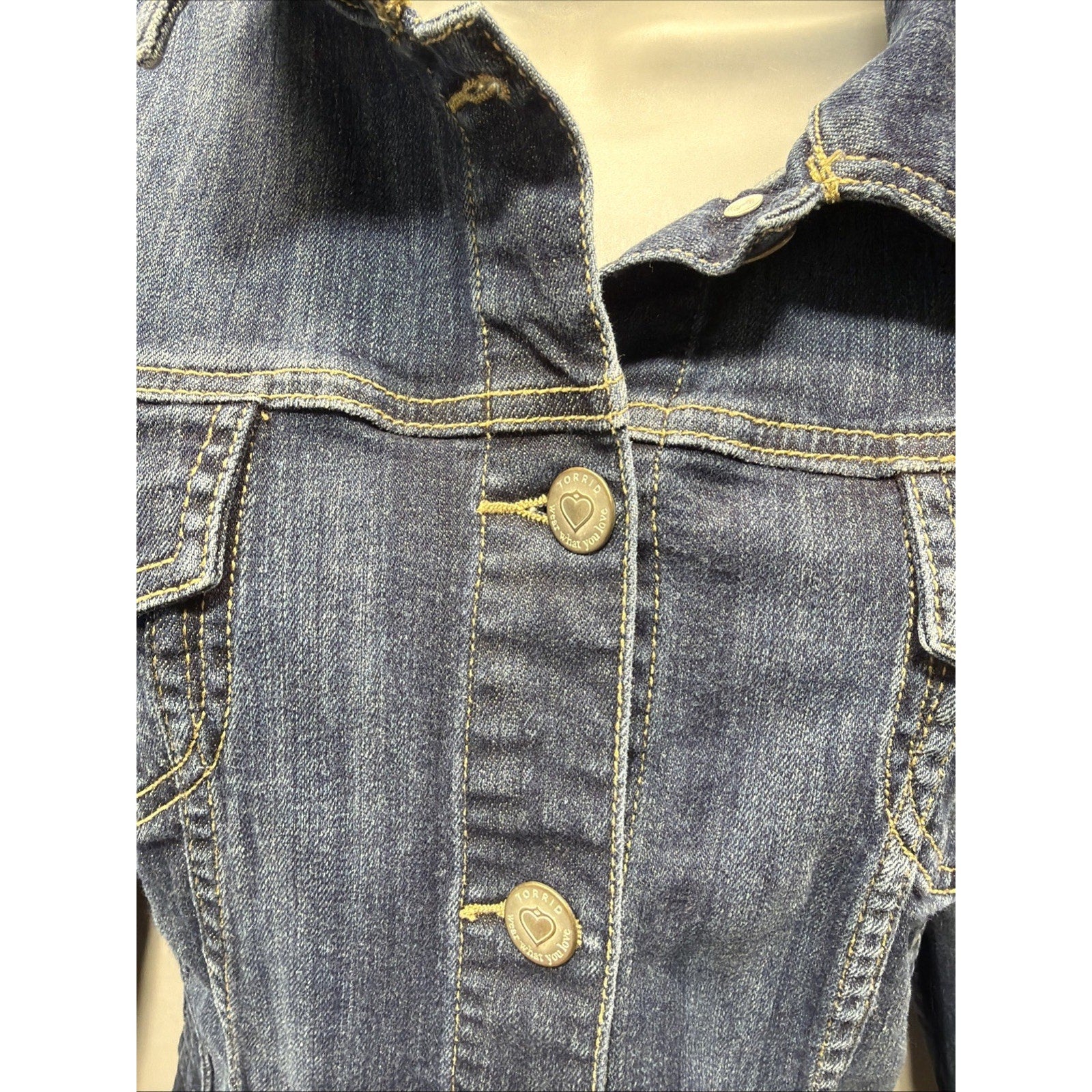 Torrid Womens Blue Denim Trucker Jean Jacket Button Front Dark Wash Size 0 Large