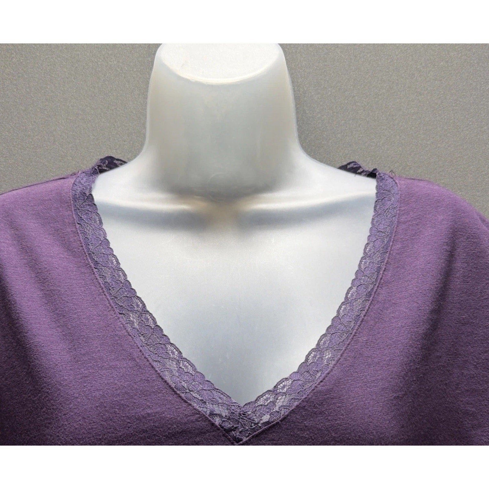 Eddie Bauer 2XL Womens Purple Vneck Lace Trim Blouse