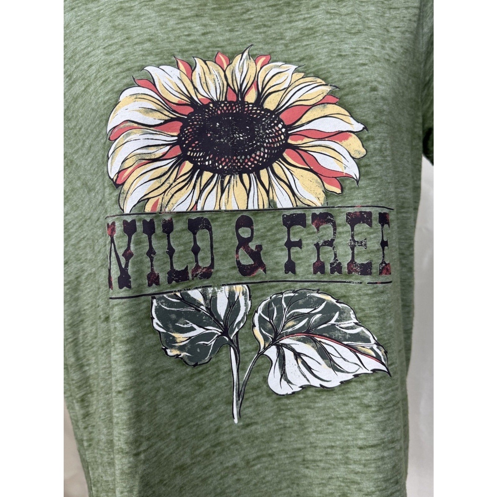 Sable Sky Women's Pullover Wild & Free T-Shirt Short Sleeve Round Neck Size S