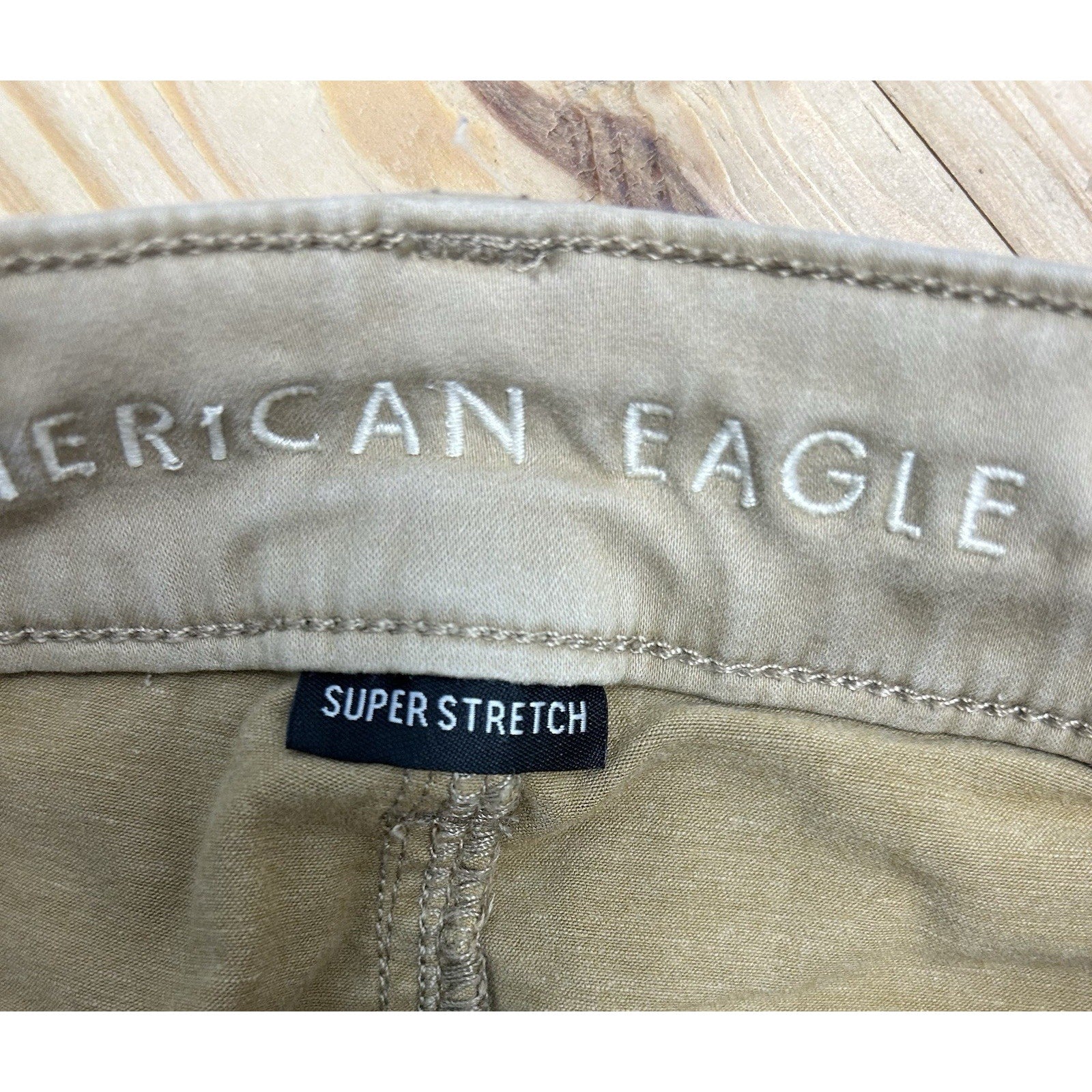 American Eagle Women's Tan Super Stretch Skinny Pants Size 00 Short.