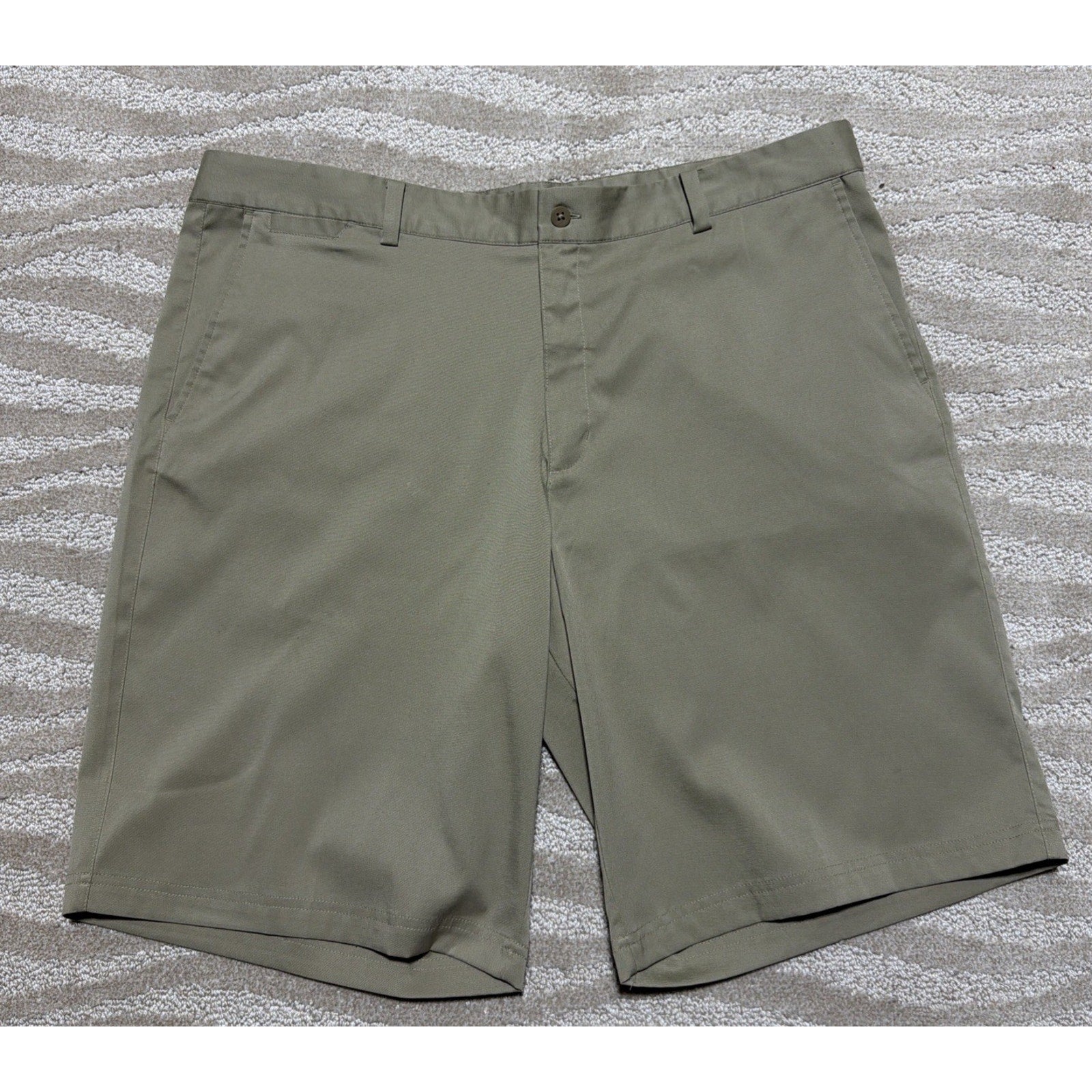 Nike Golf Shorts Men Size 40 Biege Dri-Fit Standard Fit Pockets Stretch Golf
