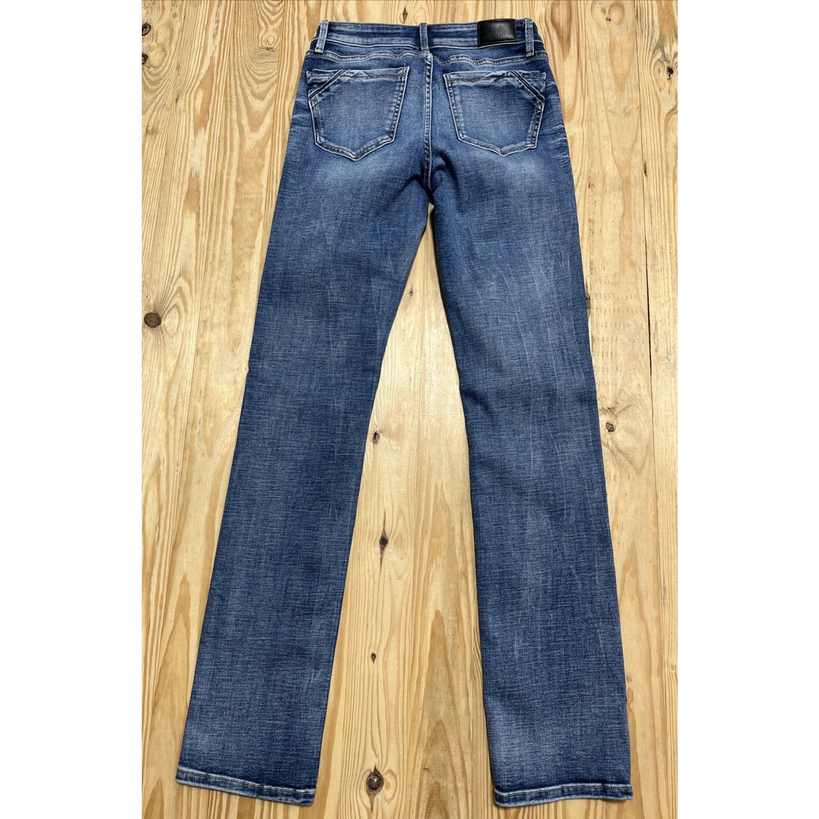 Buckle Black Women's Sz 26x34 Fit No. 53 Straight Leg Blue Denim Jeans Stretch