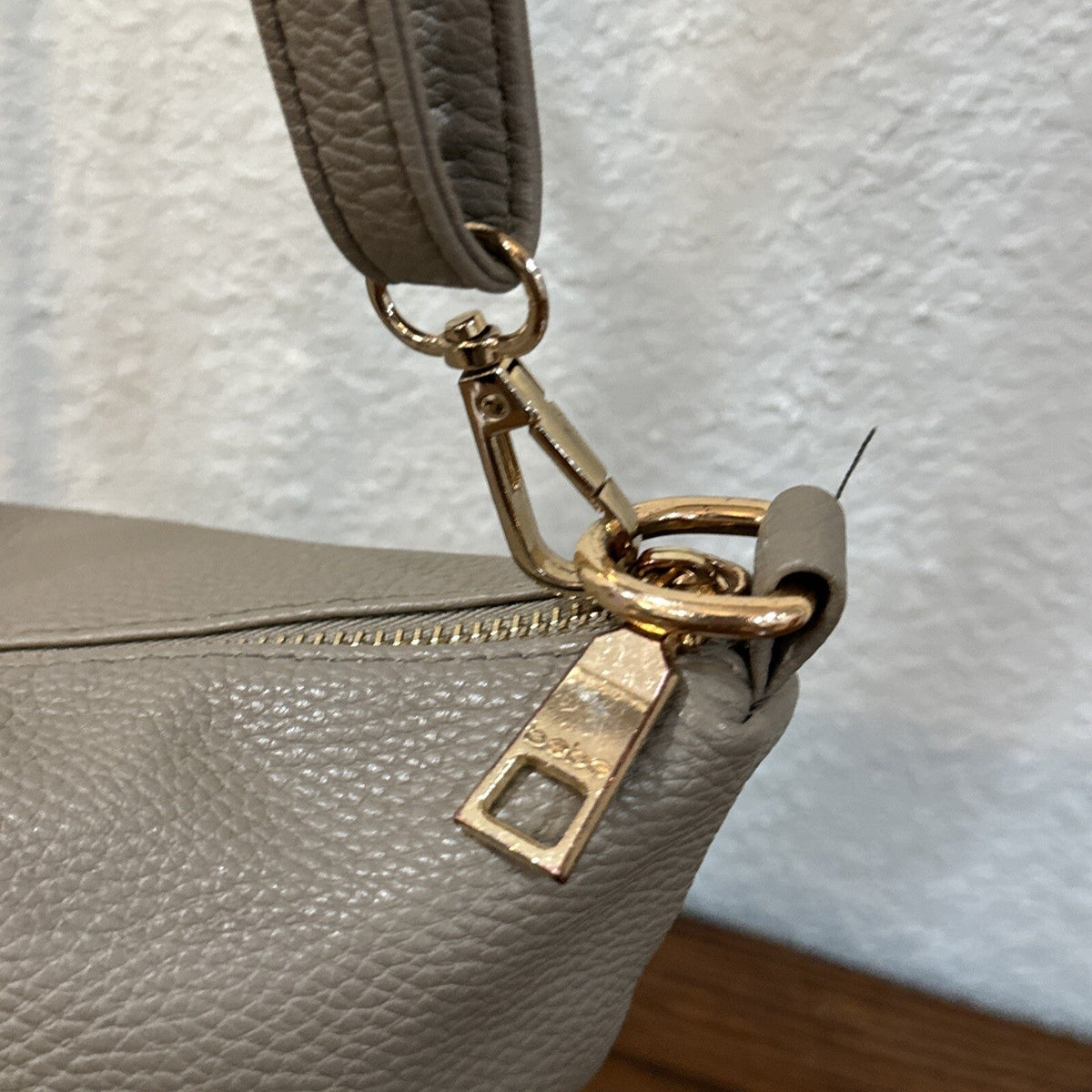 Bebe Crossbody Taupe Vegan Leather Purse Shoulder Bag Simple Zipper Removable