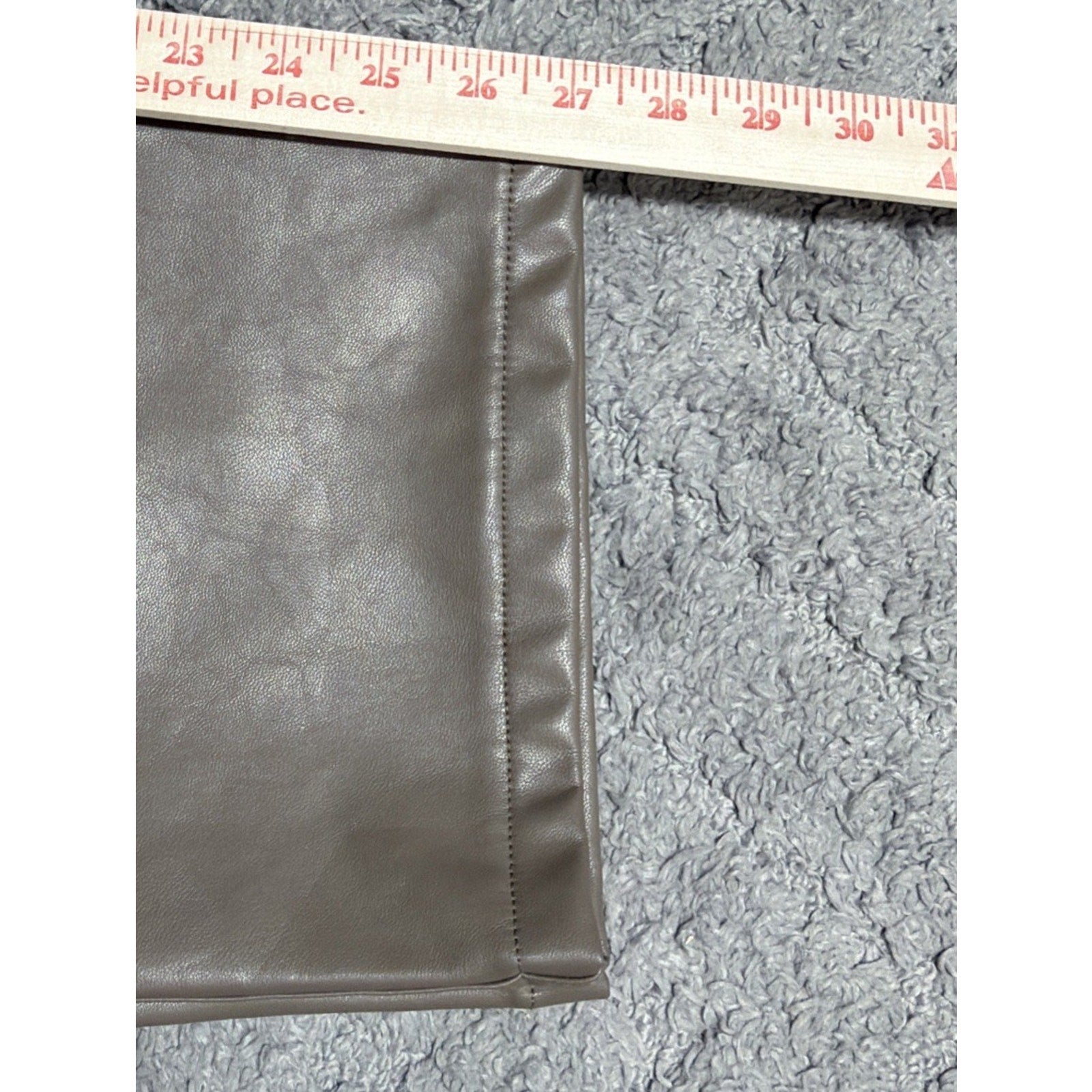 Abercrombie & Fitch Vegan Leather The 90’s Relaxed Cargo HighRise Jean Womens 18