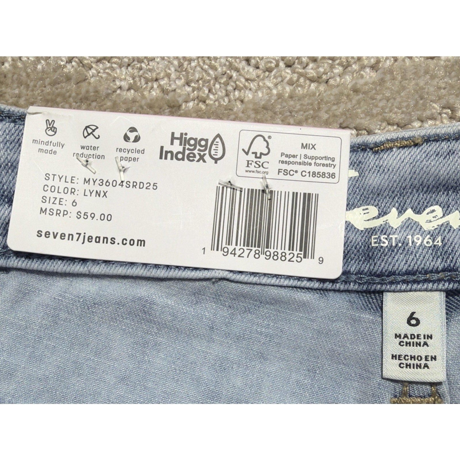 NWT Seven7 Jeans Relaxed Bermuda Shorts Mid Rise Cuffed Hem Size 6