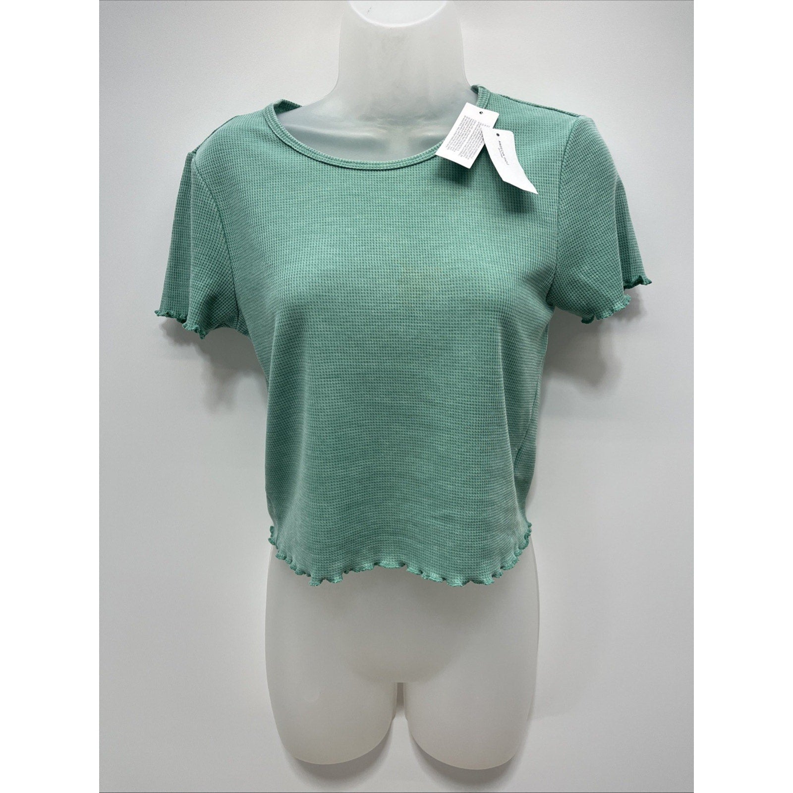 NWT AMERICAN EAGLE GREEN CROPPED RUFFLE TOP, M