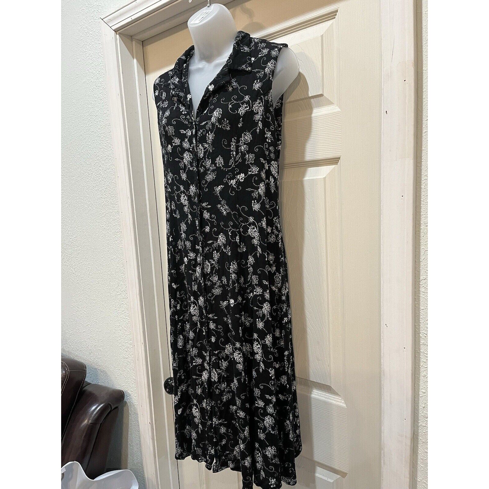 Dressbarn Black Floral Print Slinky Knit Maxi Dress Woman Size 12P Sleeveless