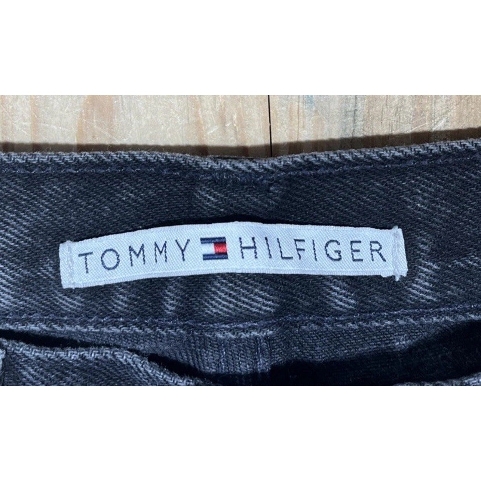 Tommy Hilfiger Women's Sz 10 Black Relaxed Tapered Denim High Waist Jeans 28x32