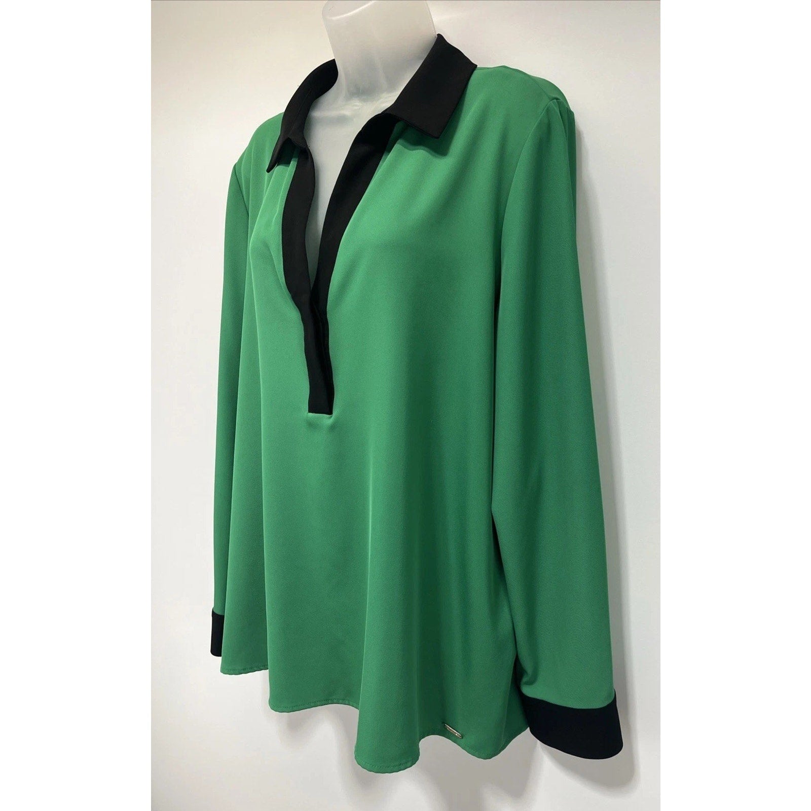 Calvin Klein Green Black Trim Long Sleeve V-Neck Womens Tunic Top Size 16