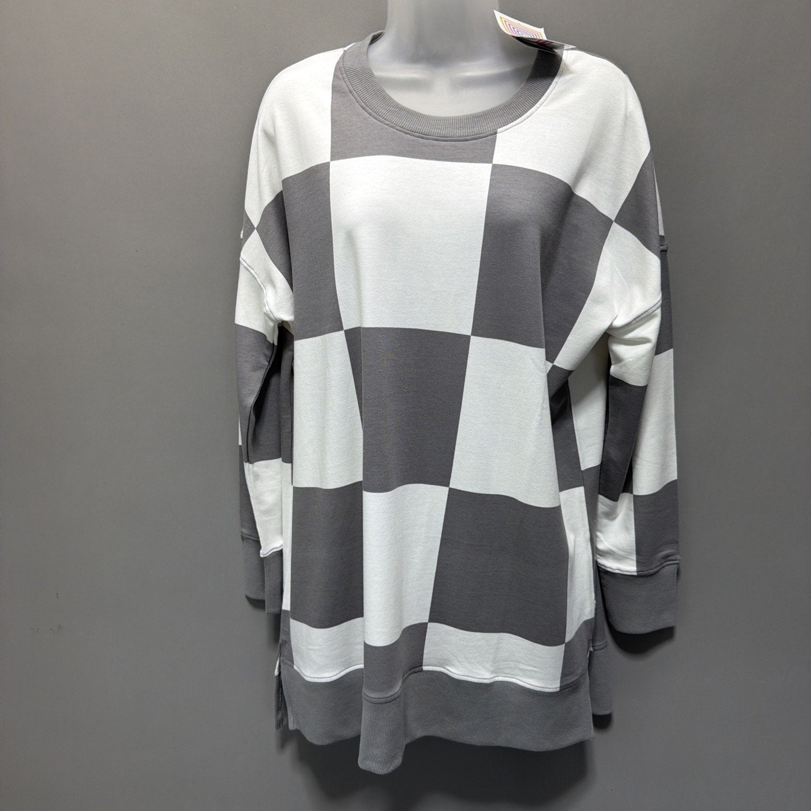 HANNAH LuLaRoe GRAY & WHITE CHECKERBOARD Size M Crewneck Sweatshirt
