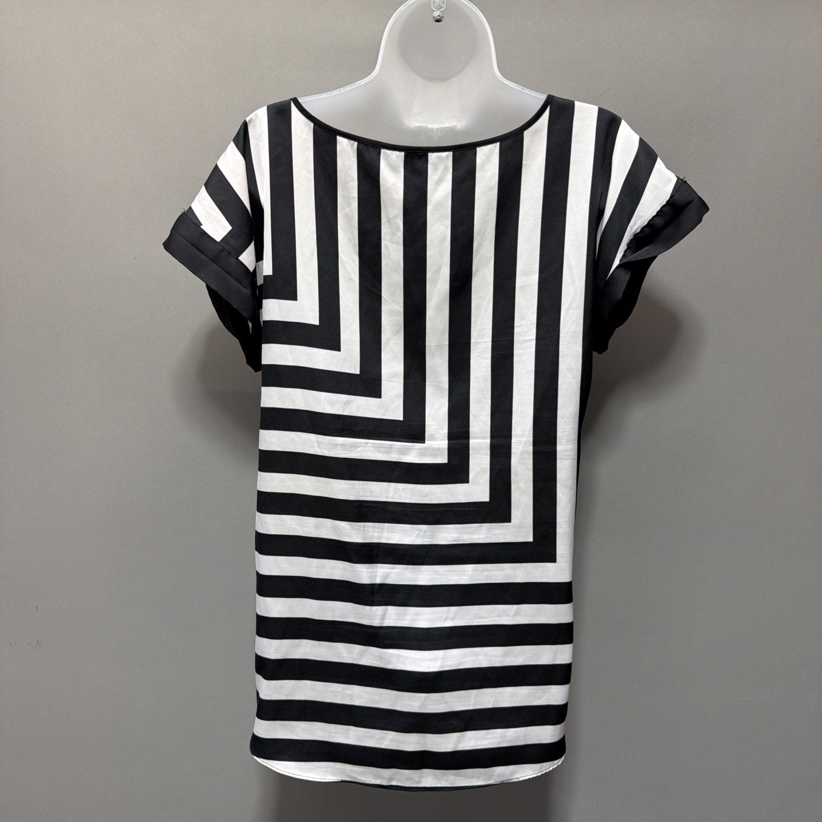 Express Women's Black And White Short Sleeve Shirt Blouse stripes Size Medium