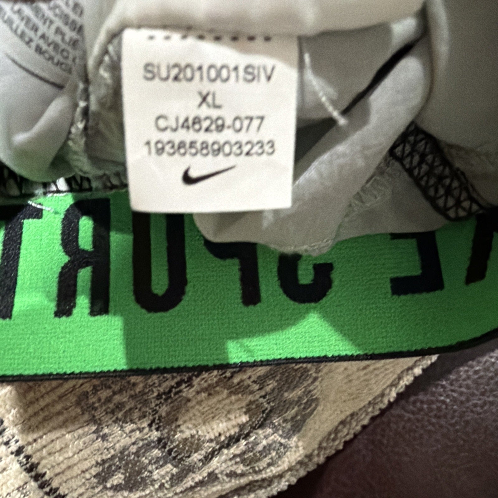 Men’s Nike Sports Woven Logo Training Athletic Cut Off Shorts Size XL