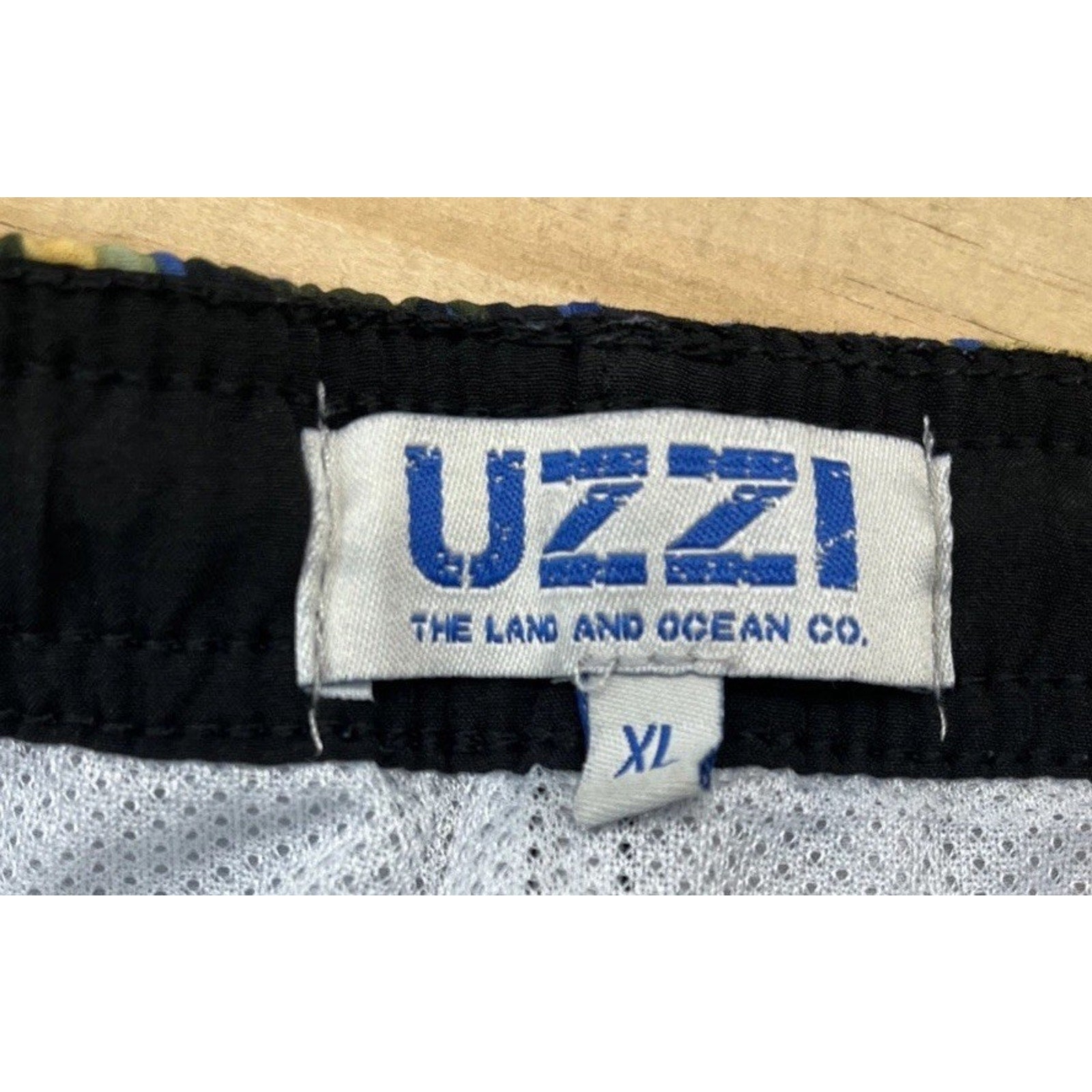 UZZI Floral men s running/swimming shorts size XL