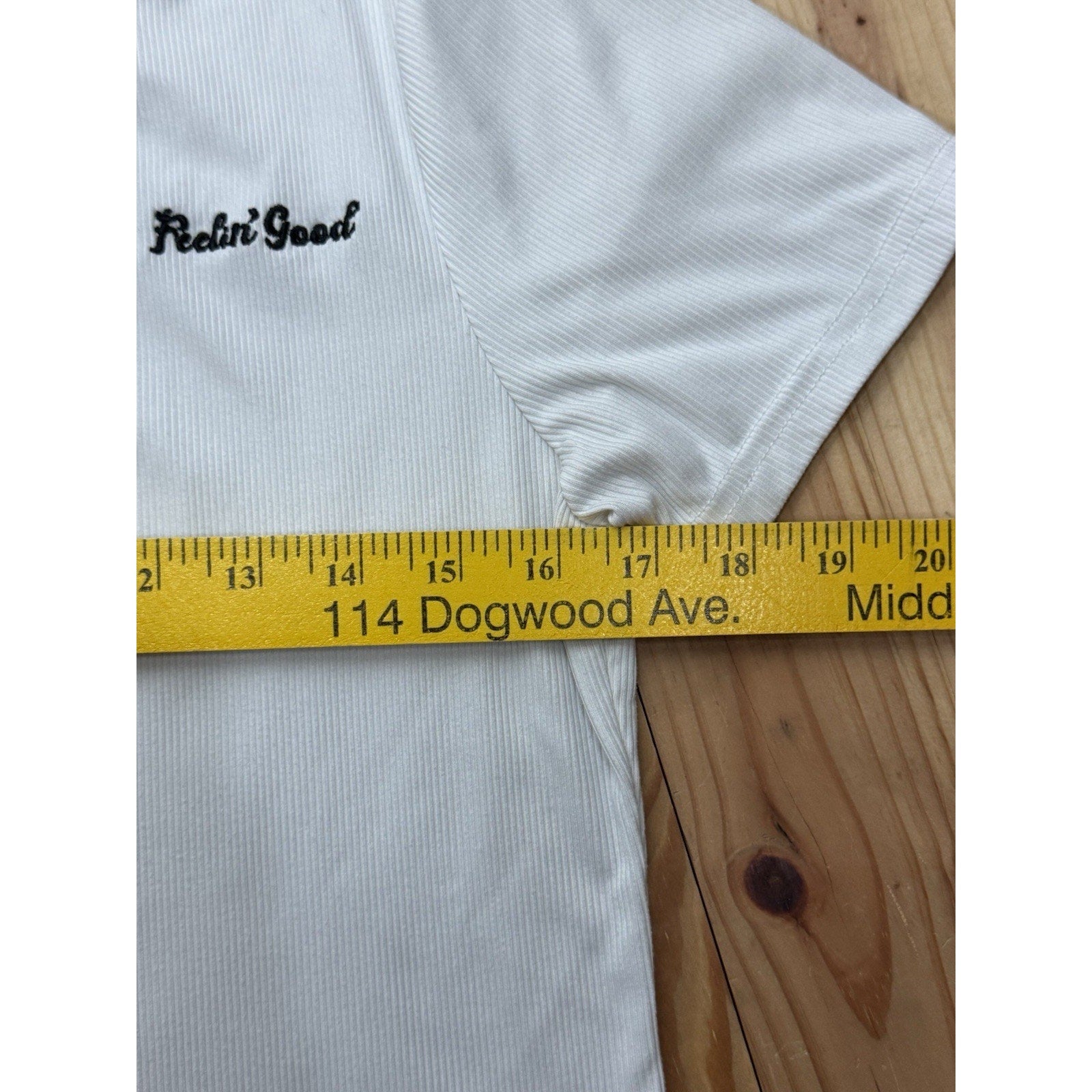 No Comment Feelin Good White Ribbed T-Shirt, Size X-Large Cropped