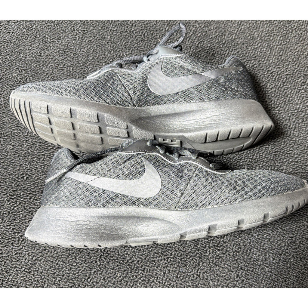Nike Tanjun DJ6257-002 Womens 9 Running Shoes Black Athletic Sneaker