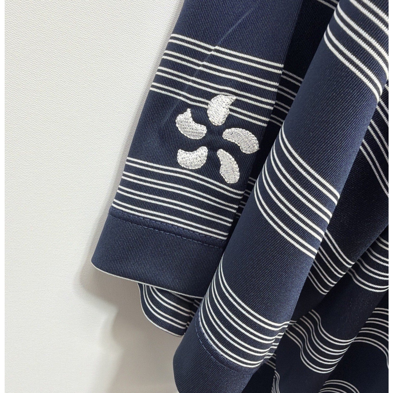 Nike Golf Tour Performance Dri Fit Mens XL Moisture Wick Navy Striped Polo Shirt