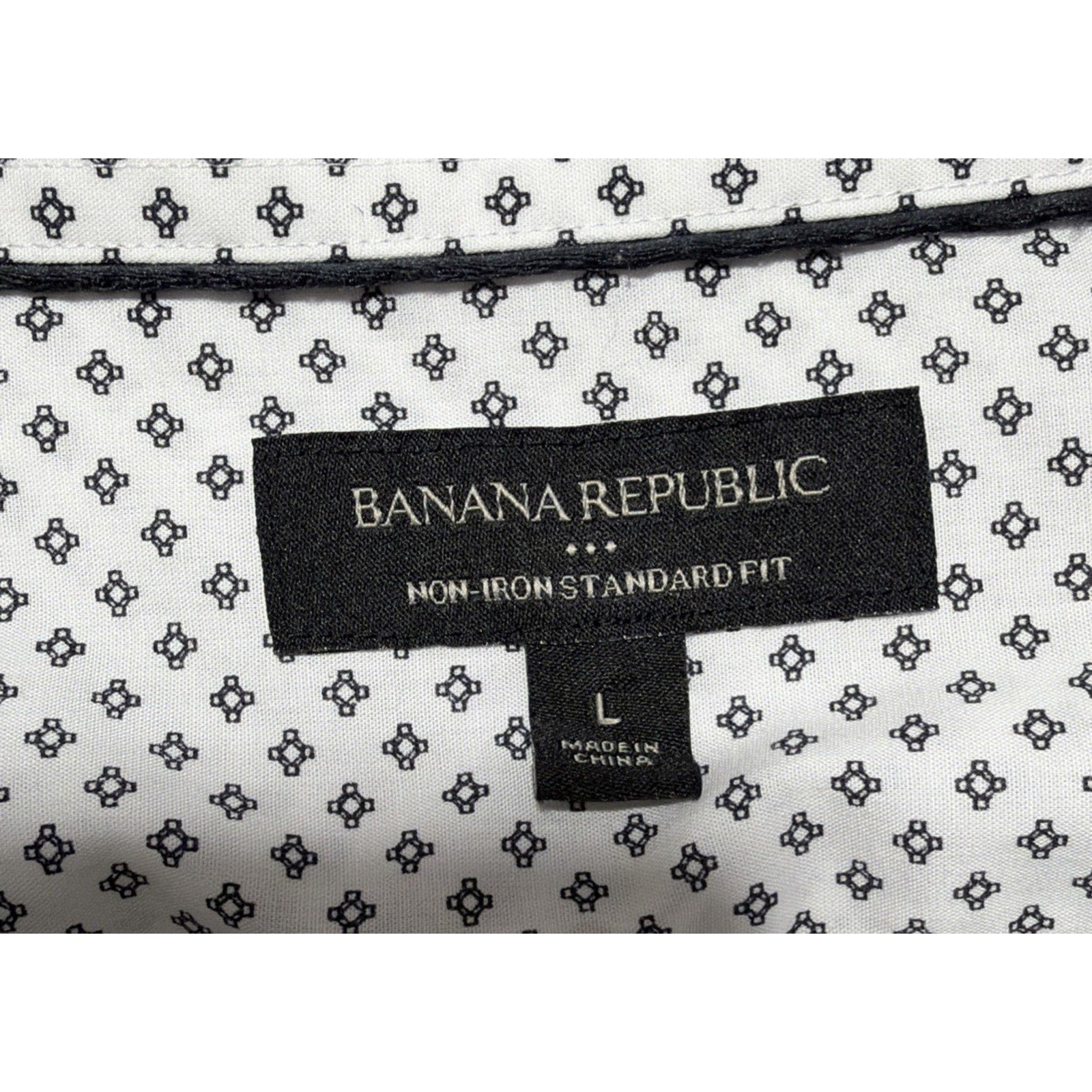 Banana Republic Standard-Fit Non-Iron Dress Shirt in White Blue Dot Size L NWOT