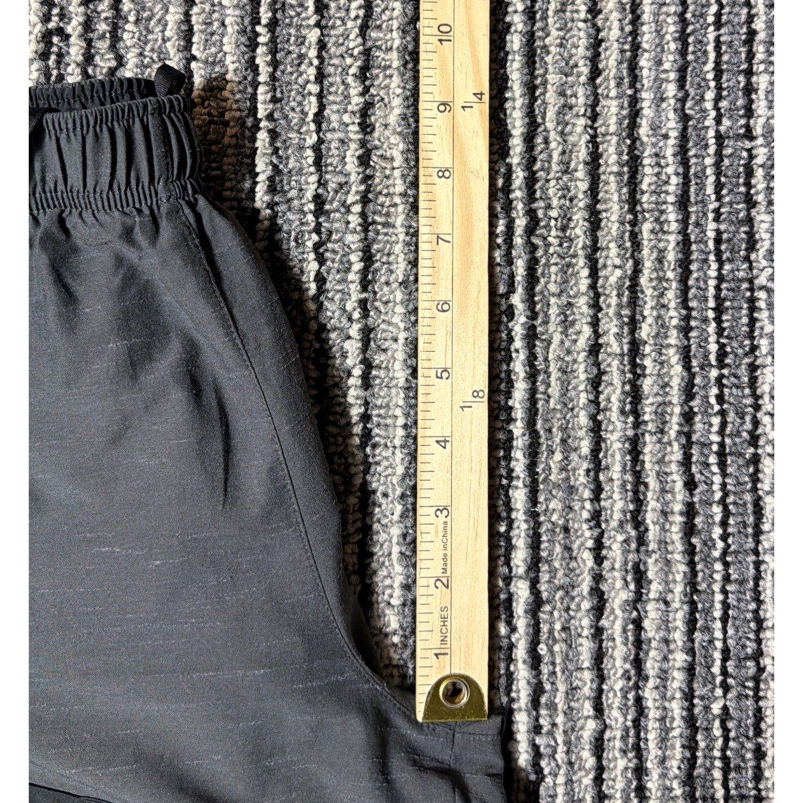 Nike Tempo Shorts Womens Gray & Black Running Shorts Elastic Waist Small 2.5"