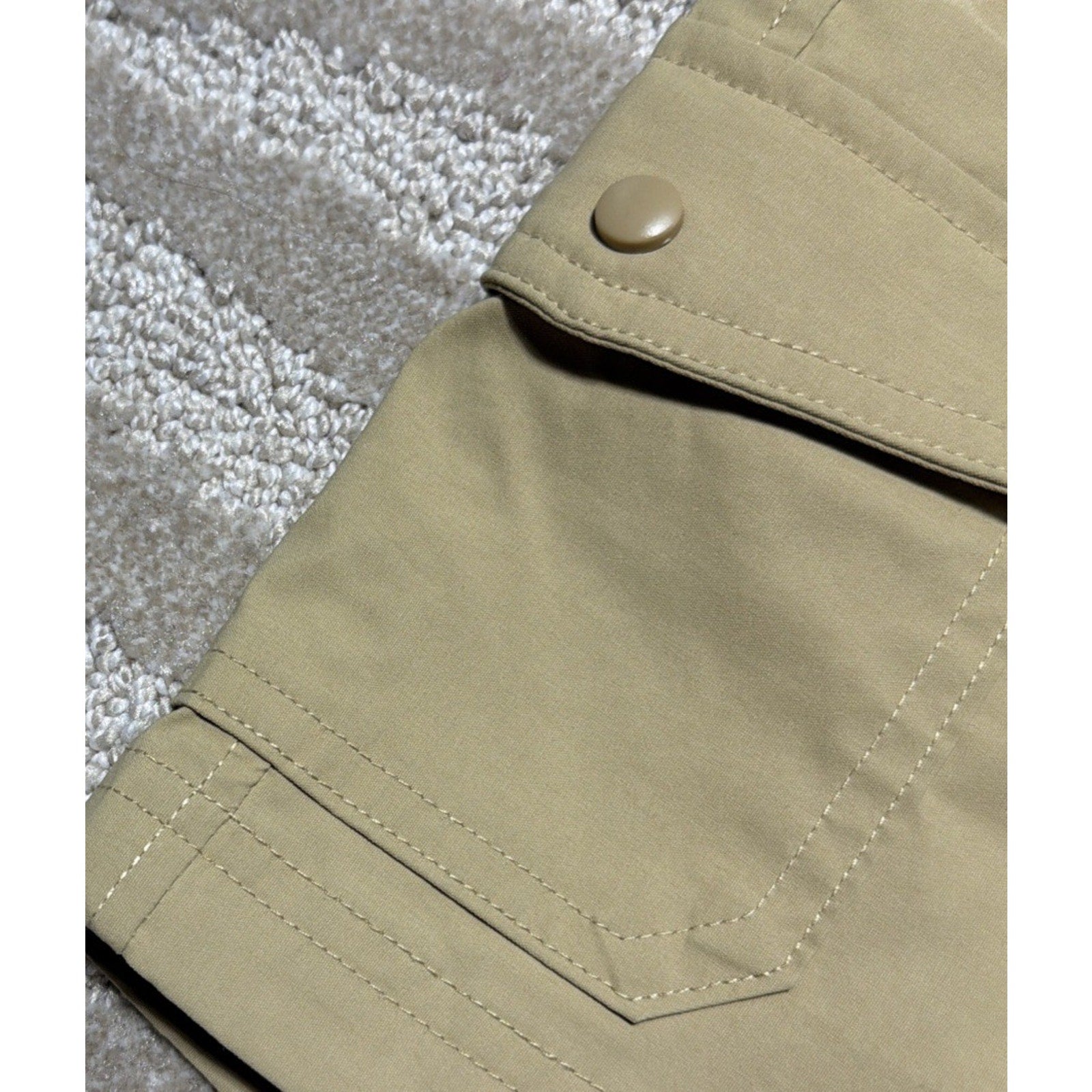 Eddie Bauer Women's Hiking Utility Cargo Pocket Shorts Khaki Stretch Sz 8 NWOT