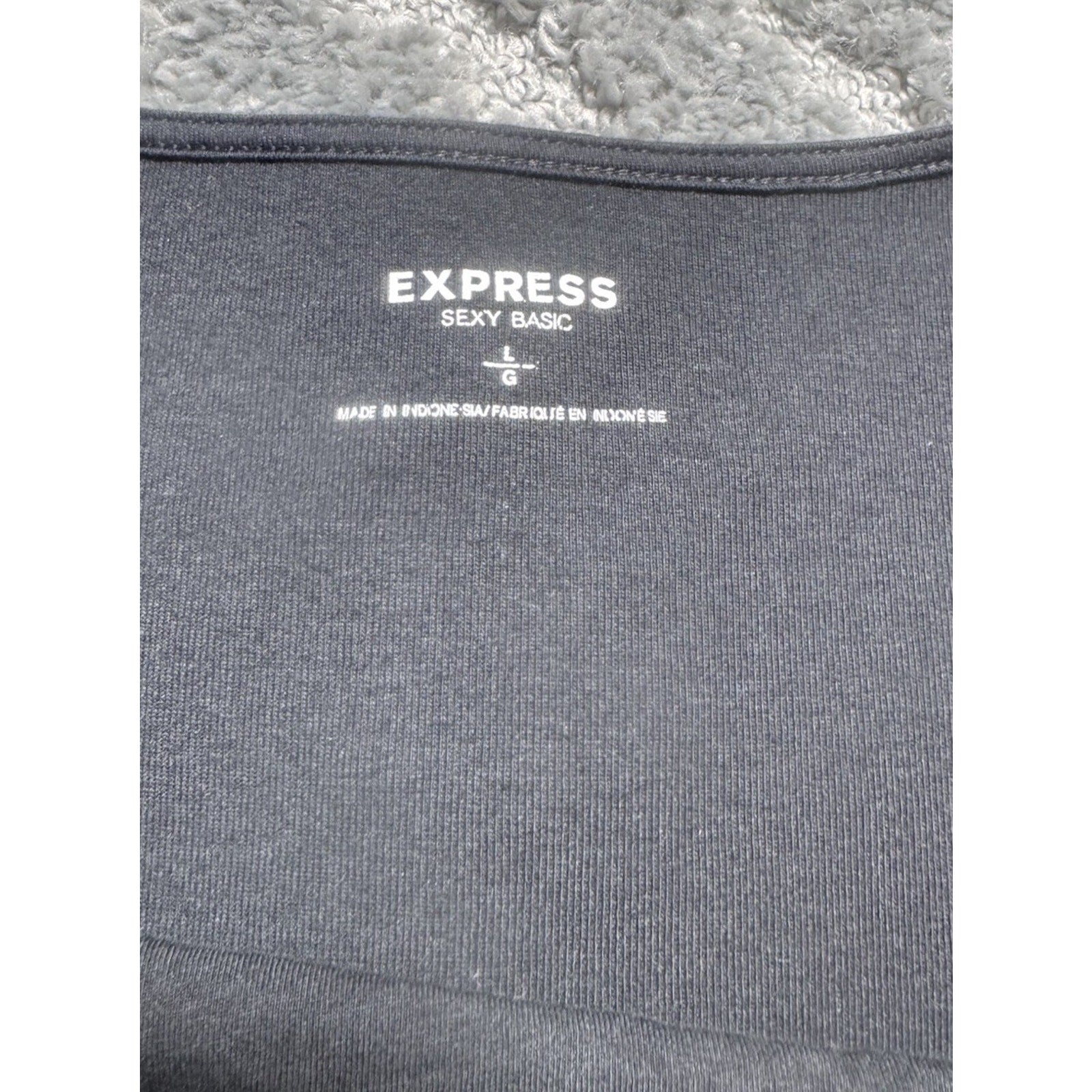 EXPRESS SEXY BASIC DARK Black TOP- 3/4 SLEEVE -FRONT DESIGN Women’s Size Large