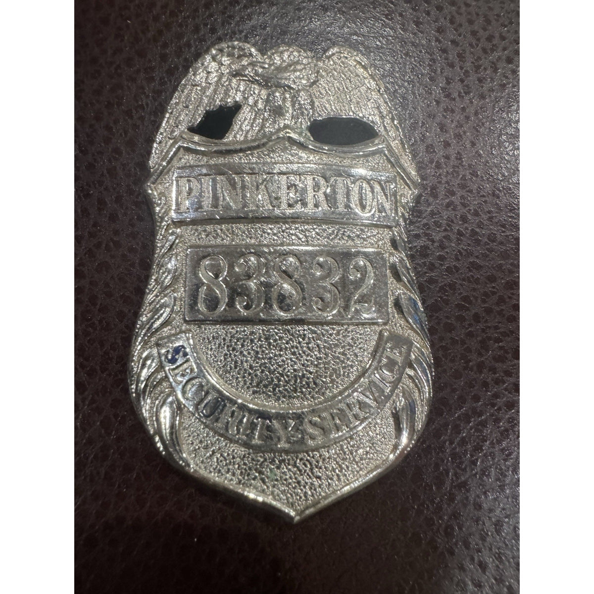 PINKERTON Security Service BADGE #83832 Silver Enamel EAGLE OBSOLETE Collectable