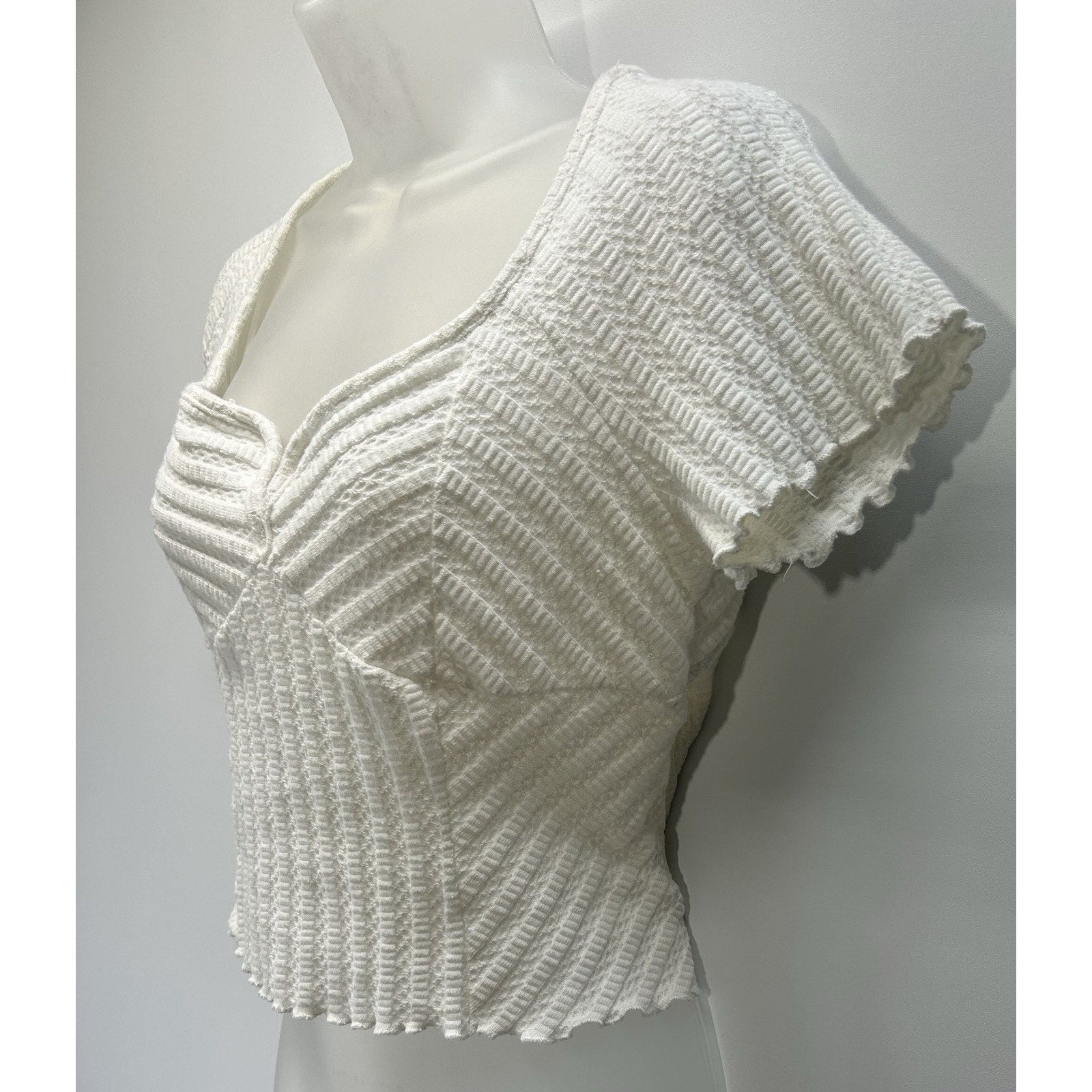 Atelier by Kirious Women's White Short Sleeve Knit Cropped Top Size XL.