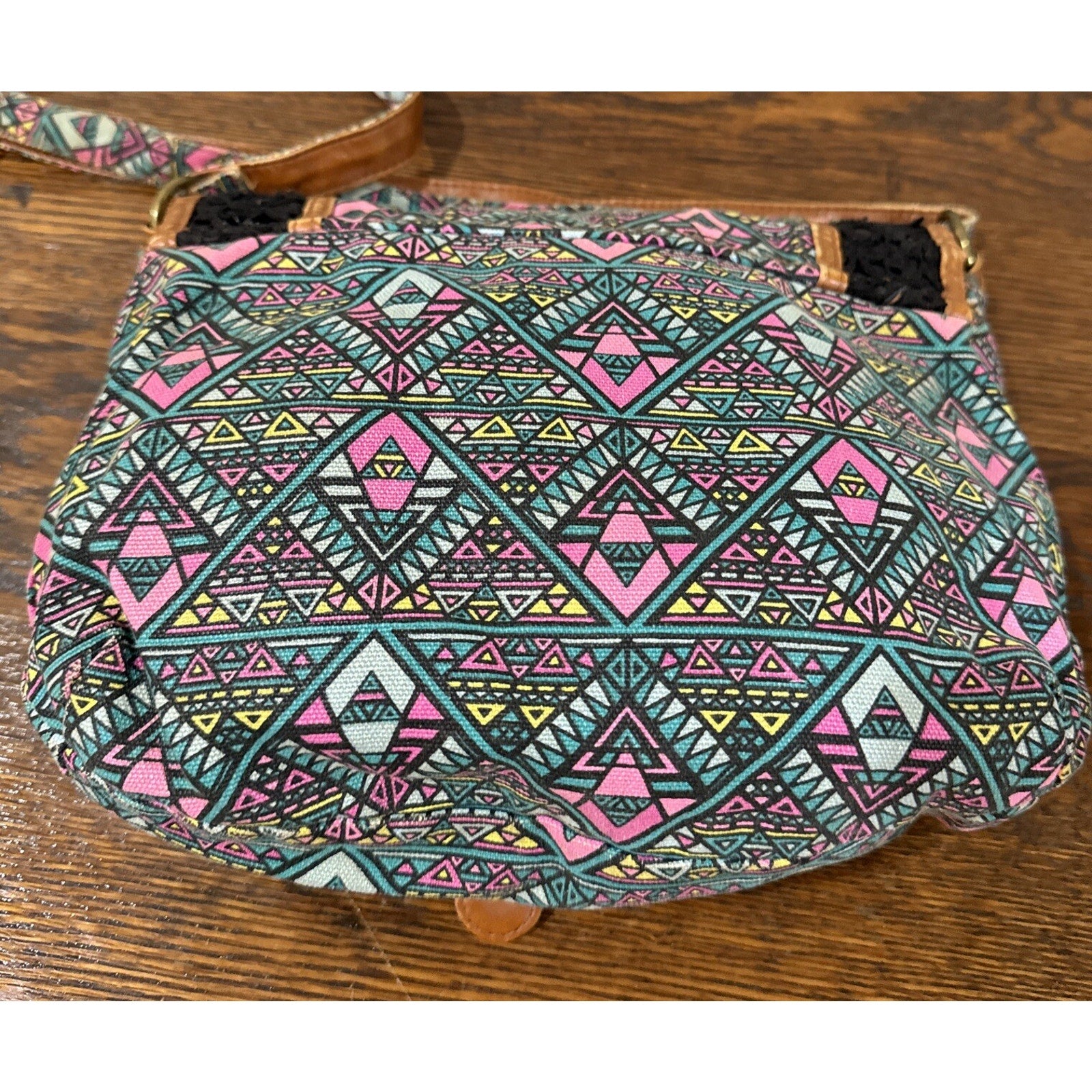 Lulu Women's Purse Handbag Tote RN#93858 Blue pink Brown And Black. Well Loved