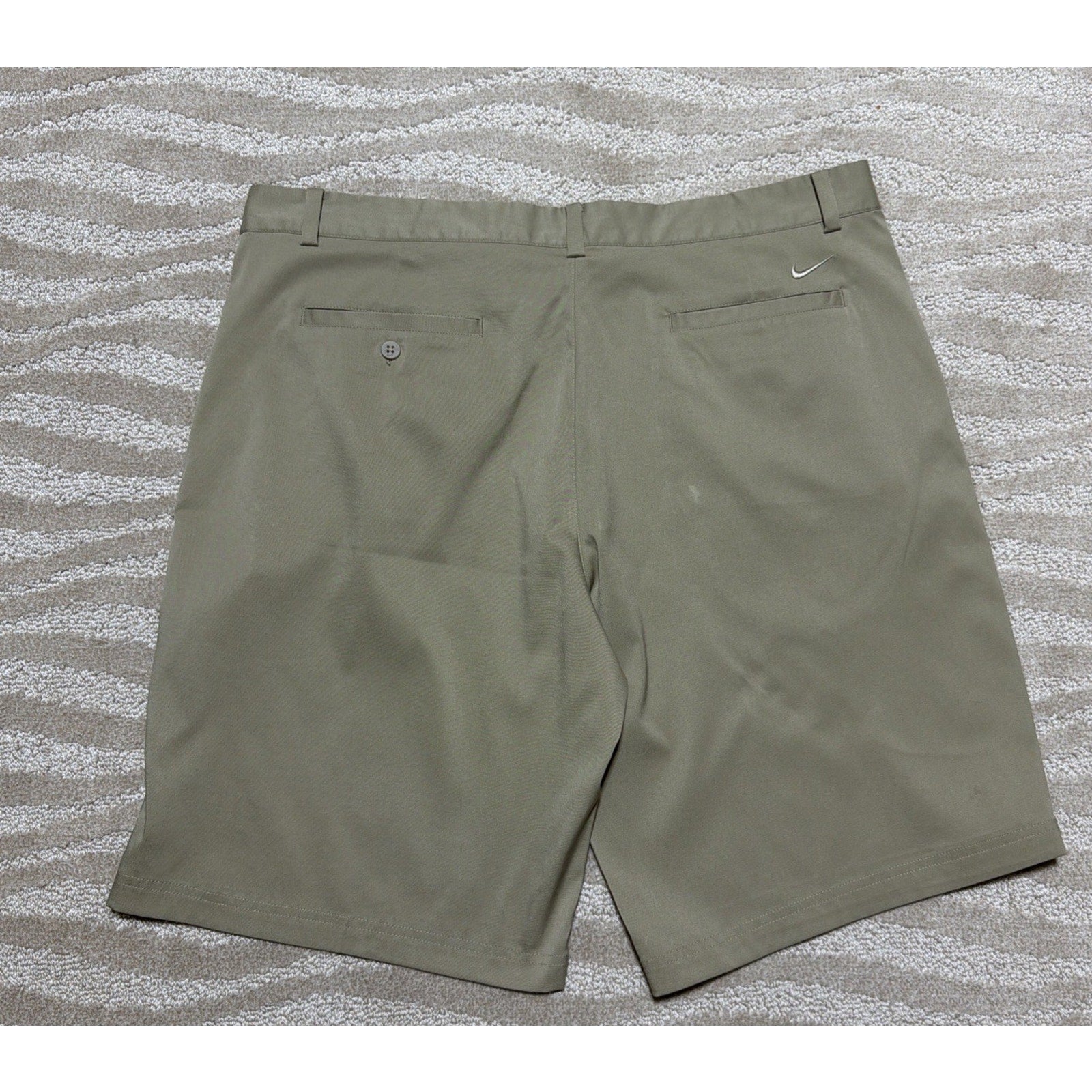 Nike Golf Shorts Men Size 40 Biege Dri-Fit Standard Fit Pockets Stretch Golf