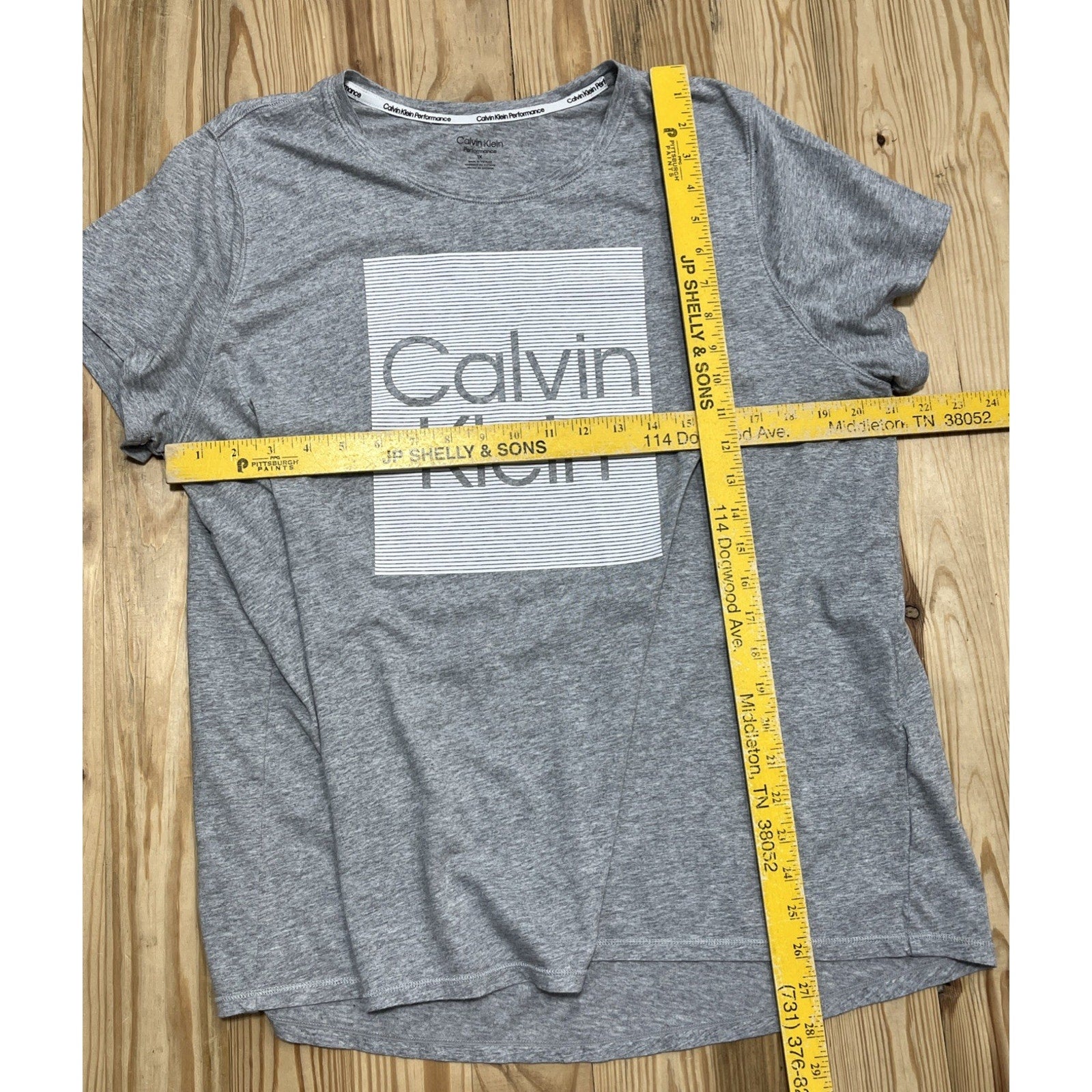 Calvin Klein Performance Womens 1X Gray Short Sleeve Shirt With White Logo