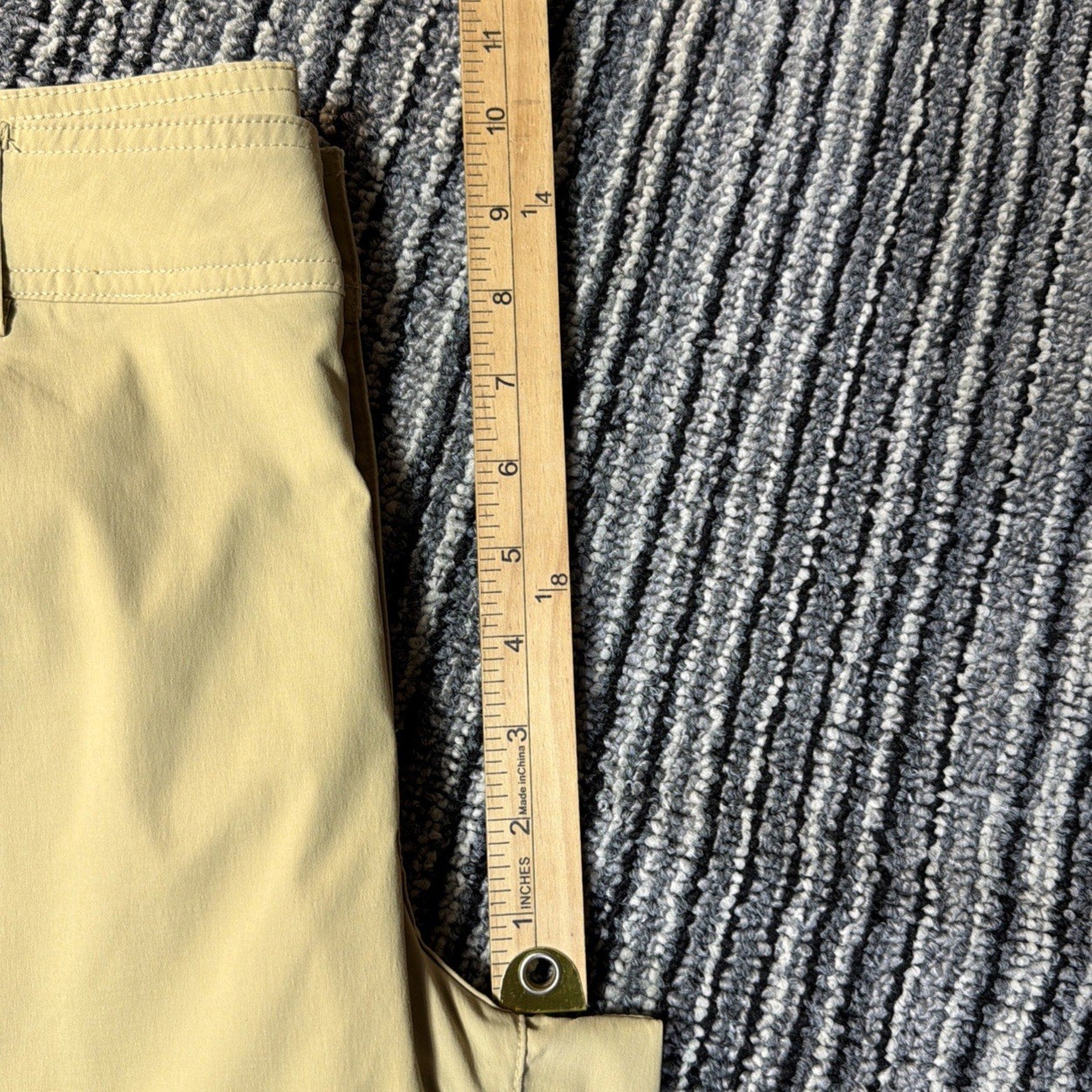 Eddie Bauer Women's Hiking Utility Cargo Pocket Shorts Khaki Stretch Sz 8 NWOT