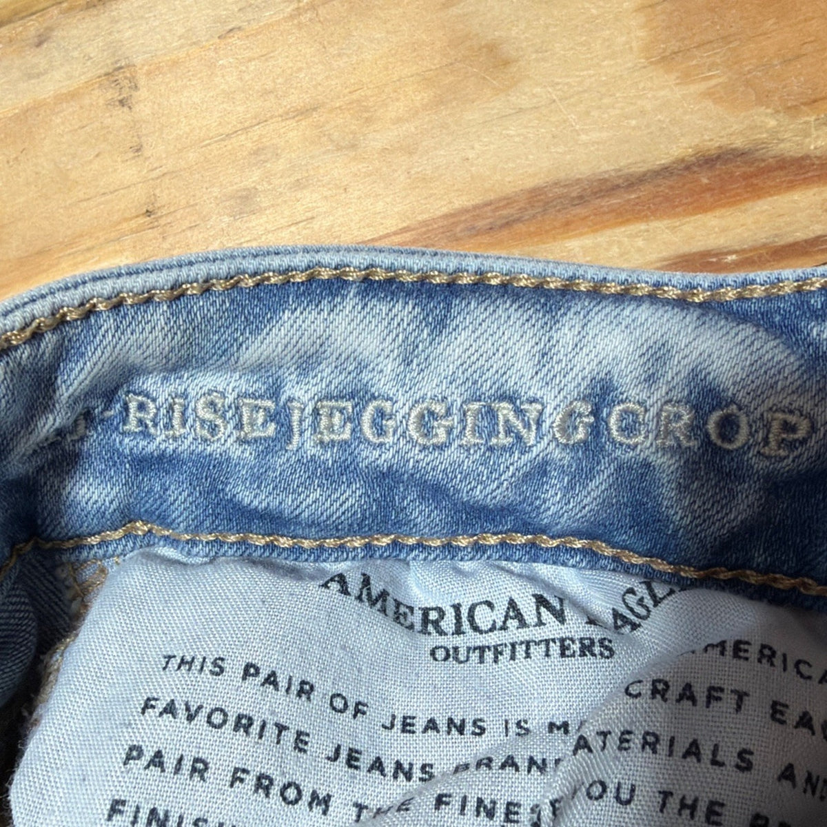 American Eagle High Rise Jegging Crop Next Level Stretch Size 8 Blue Destroyed
