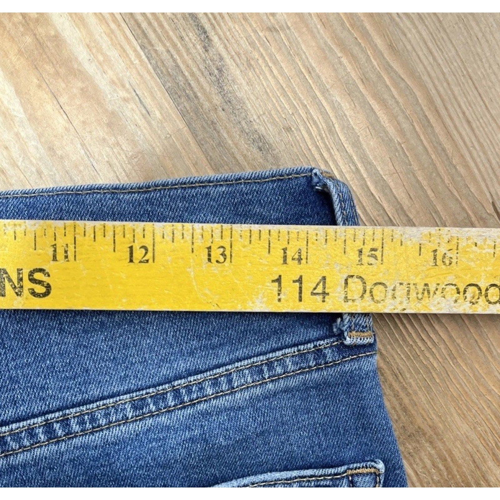 GAP women’s size 10/30 high rise Raw Hem Distressed cigarette jeans