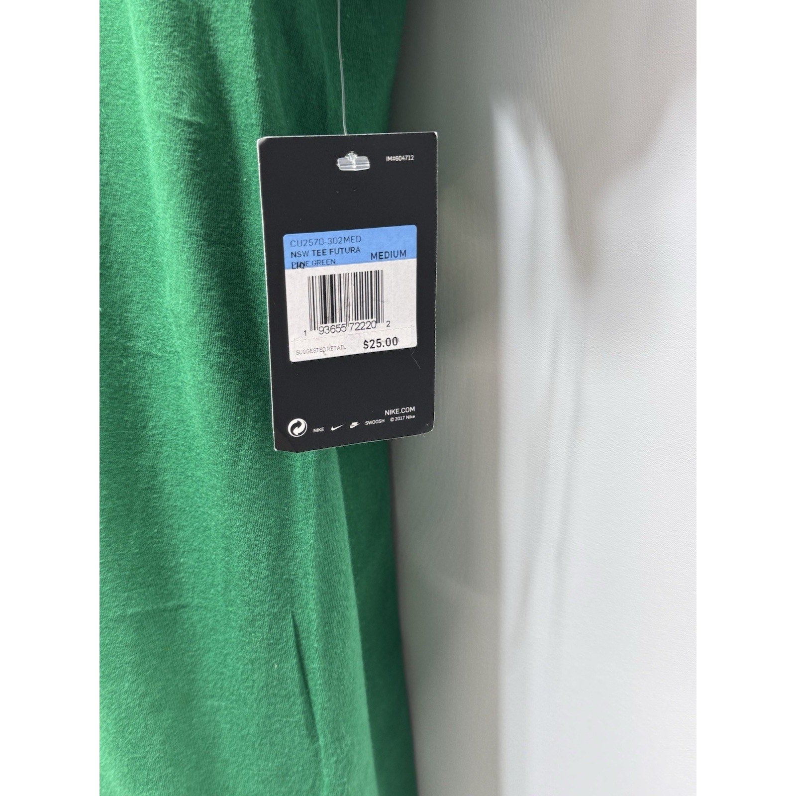 Nike Green Athletic Cut Short Sleeve Shirt Size M NWT Swoosh Pullover