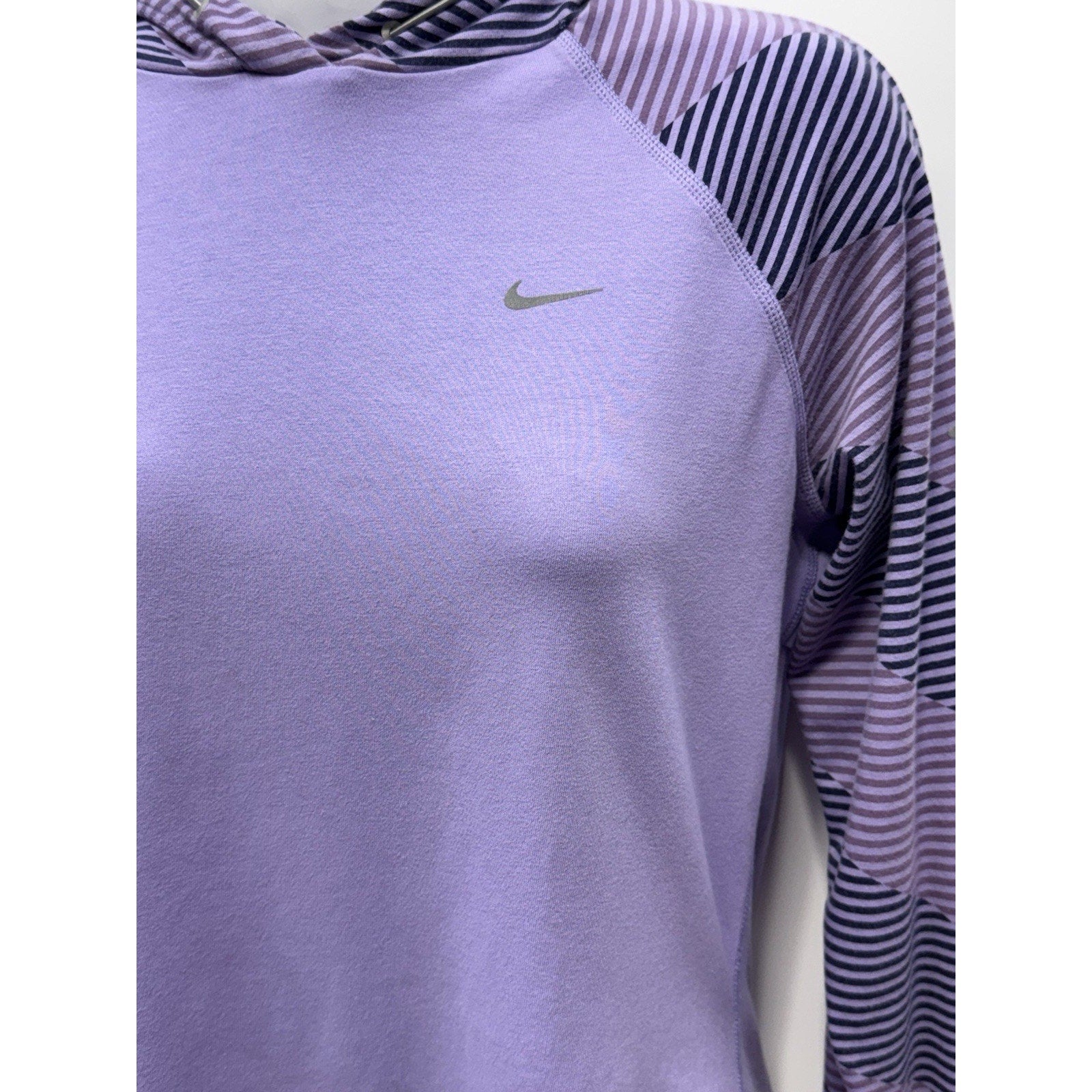 Nike Purple Drifit Sweatshirt Lavender Hoodie Pullover Women’s Size Large