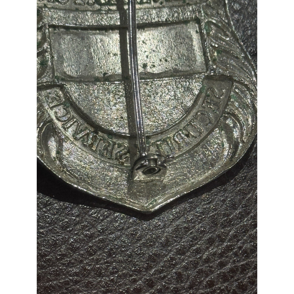 PINKERTON Security Service BADGE #83832 Silver Enamel EAGLE OBSOLETE Collectable