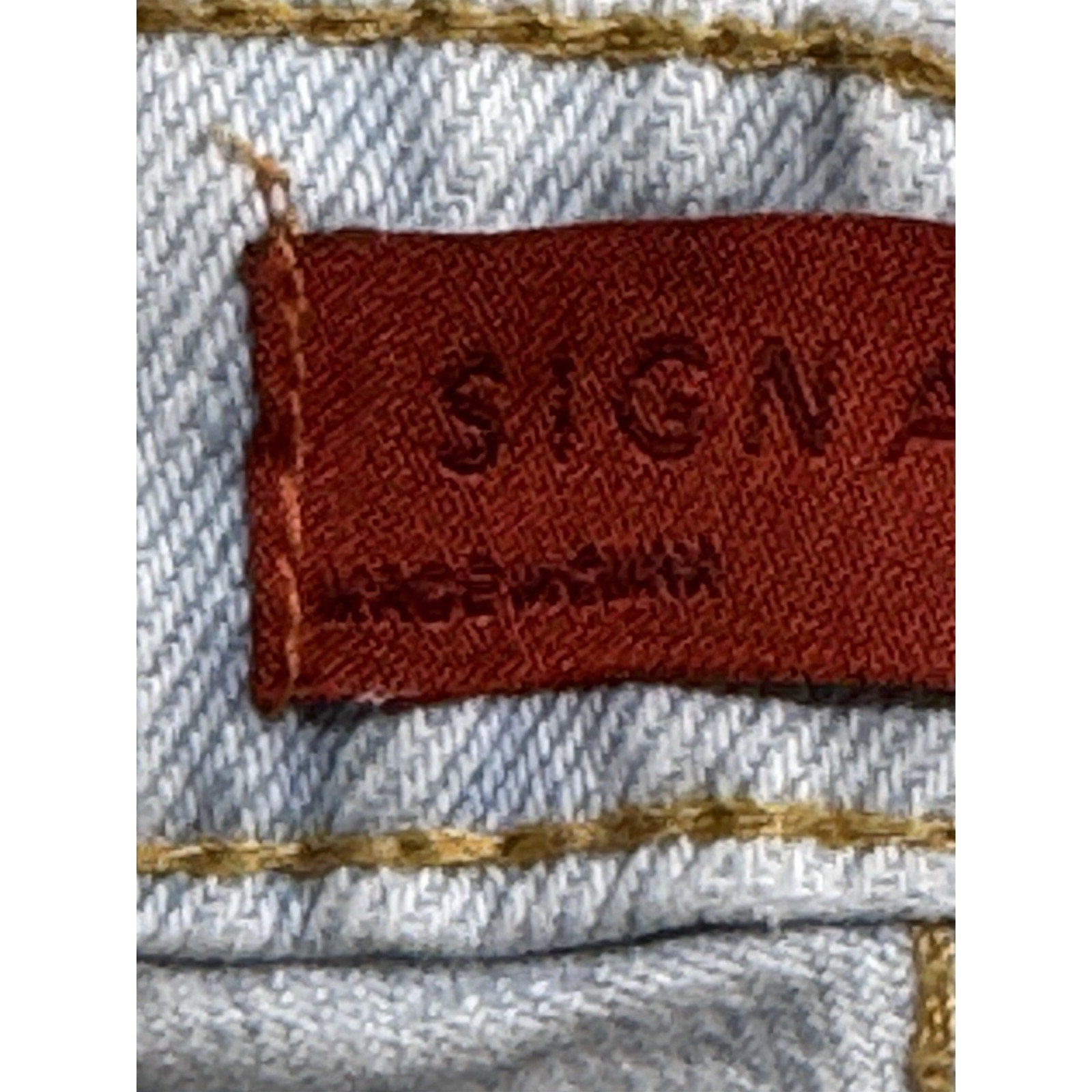 Signature8 Women's Button Fly Distressed High-Rise Denim Shorts Size Medium