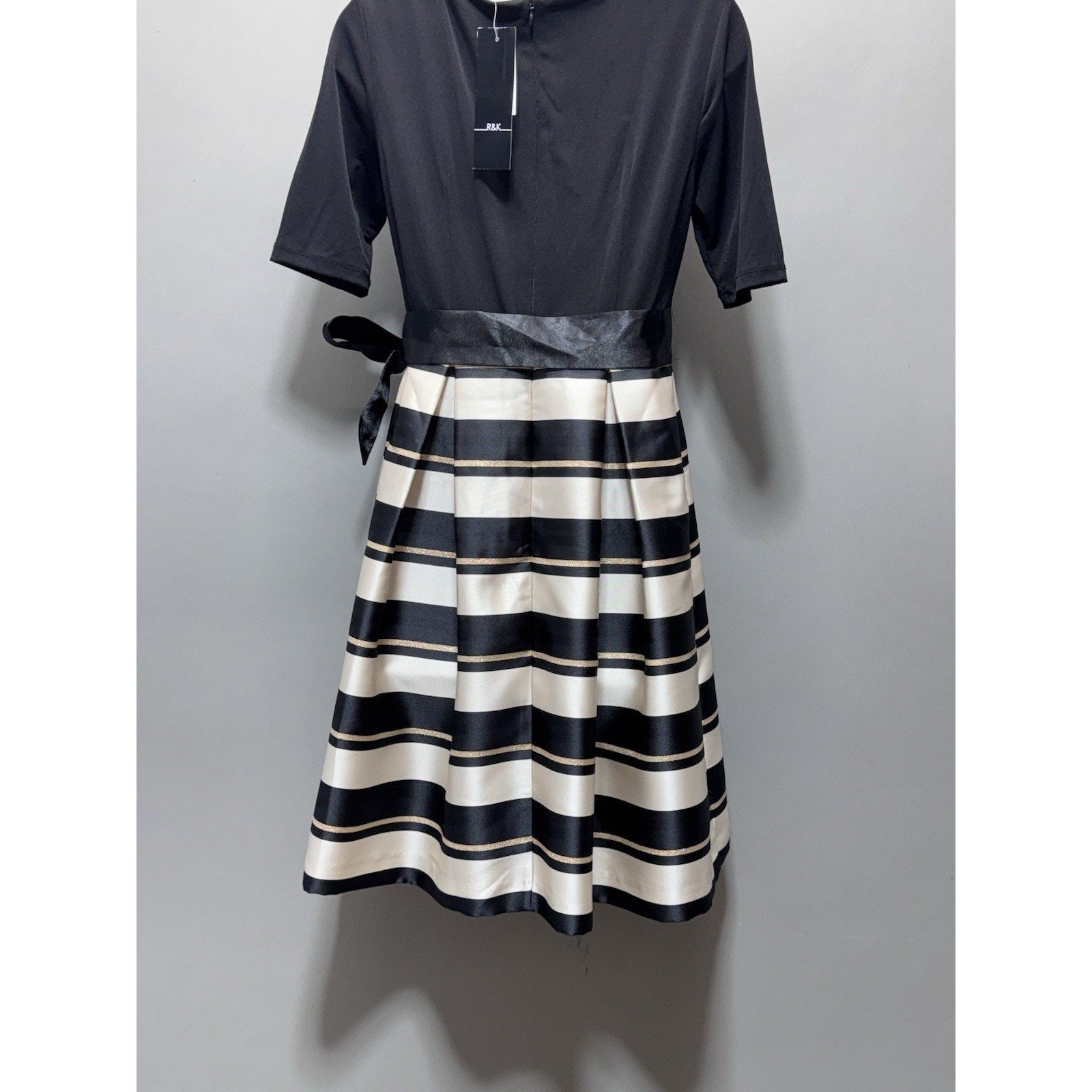 R&K Originals Black Gold & Ivory Tie Waist Dress with a Pleated Skirt New 4P