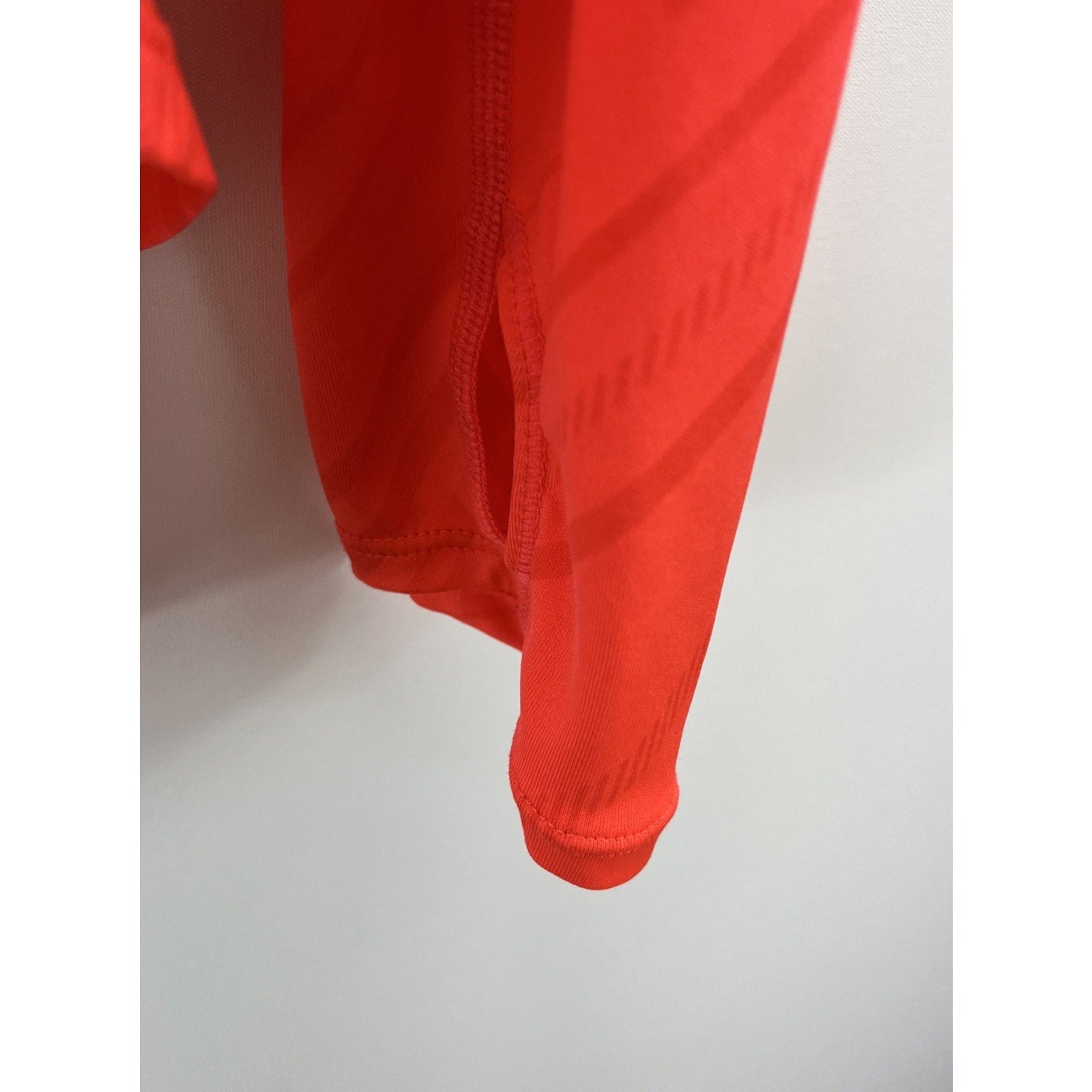 Nike Running Women’s DriFit V Neck Long Sleeve Training Shirt Orange Large