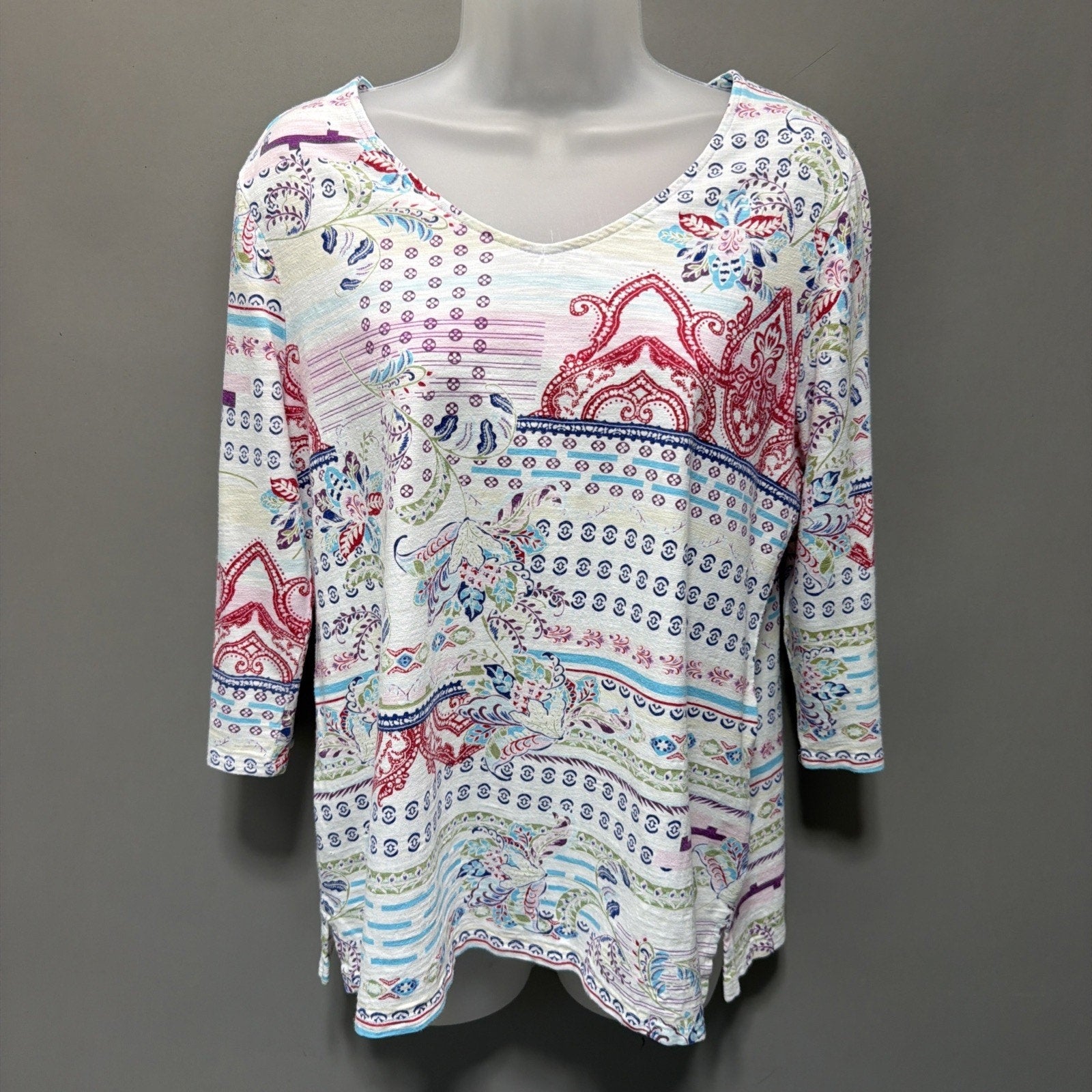 CHICO'S Sz 1 8/10 Medium 3/4 Sleeve Top Shirt Blouse V-Neck Colorful Artsy