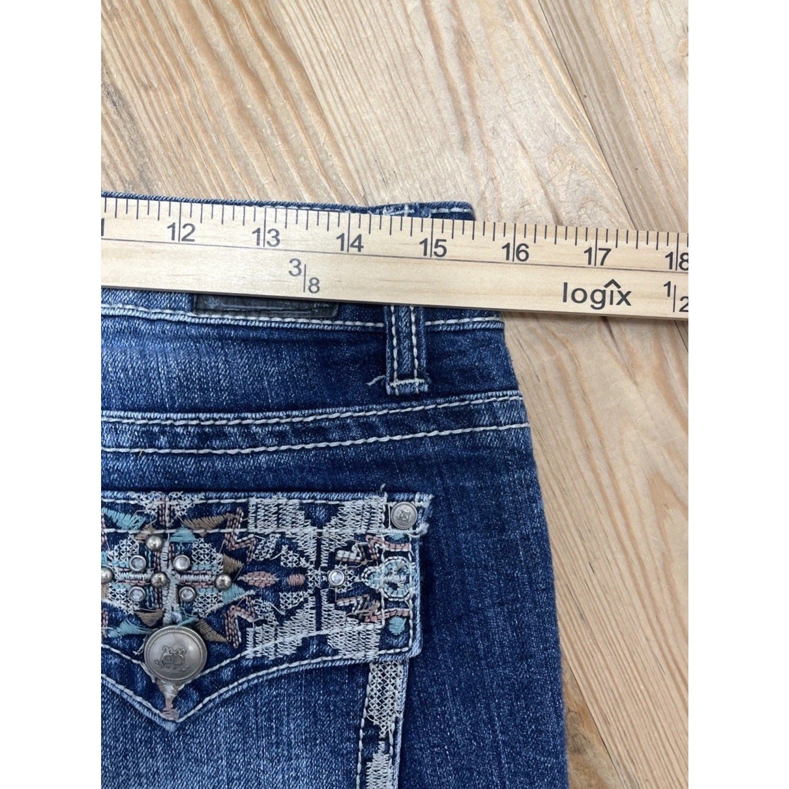 Love Indigo Premium Embroidery Western Bermuda Jean Shorts Women’s Size 8