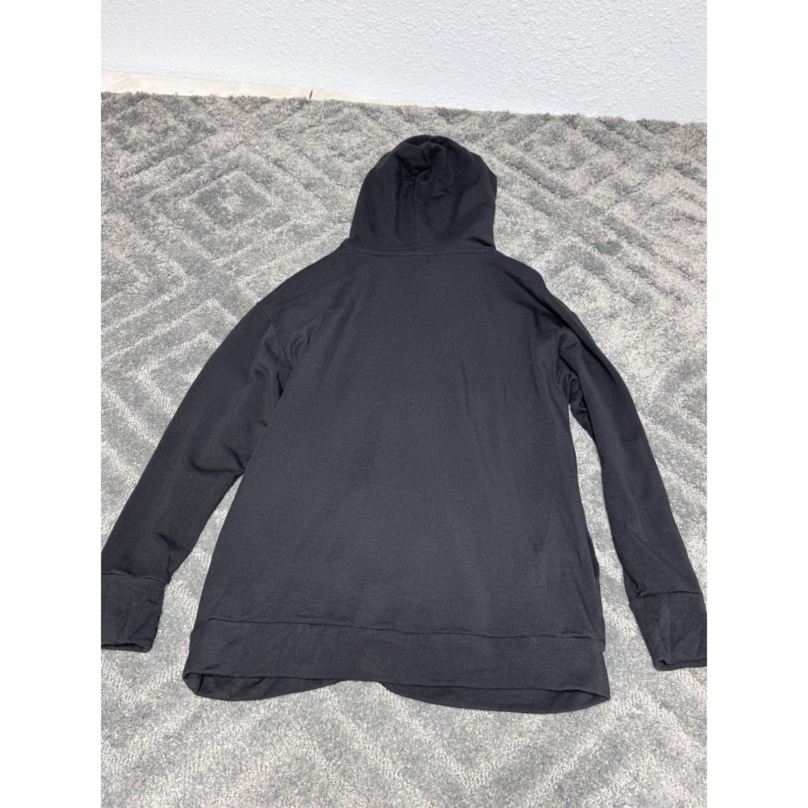 Offline by Aerie Women's Black Pullover Hoodie Long Sleeve Hooded Shirt Medium